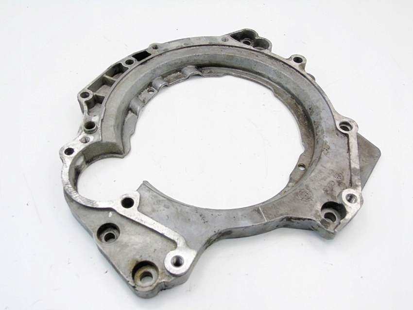 OBUDOWA SPRZĘGŁA DYSTANS 2.3 VR5 V5 PASSAT B5 AUDI A4 071103551A Producent części Volkswagen OE