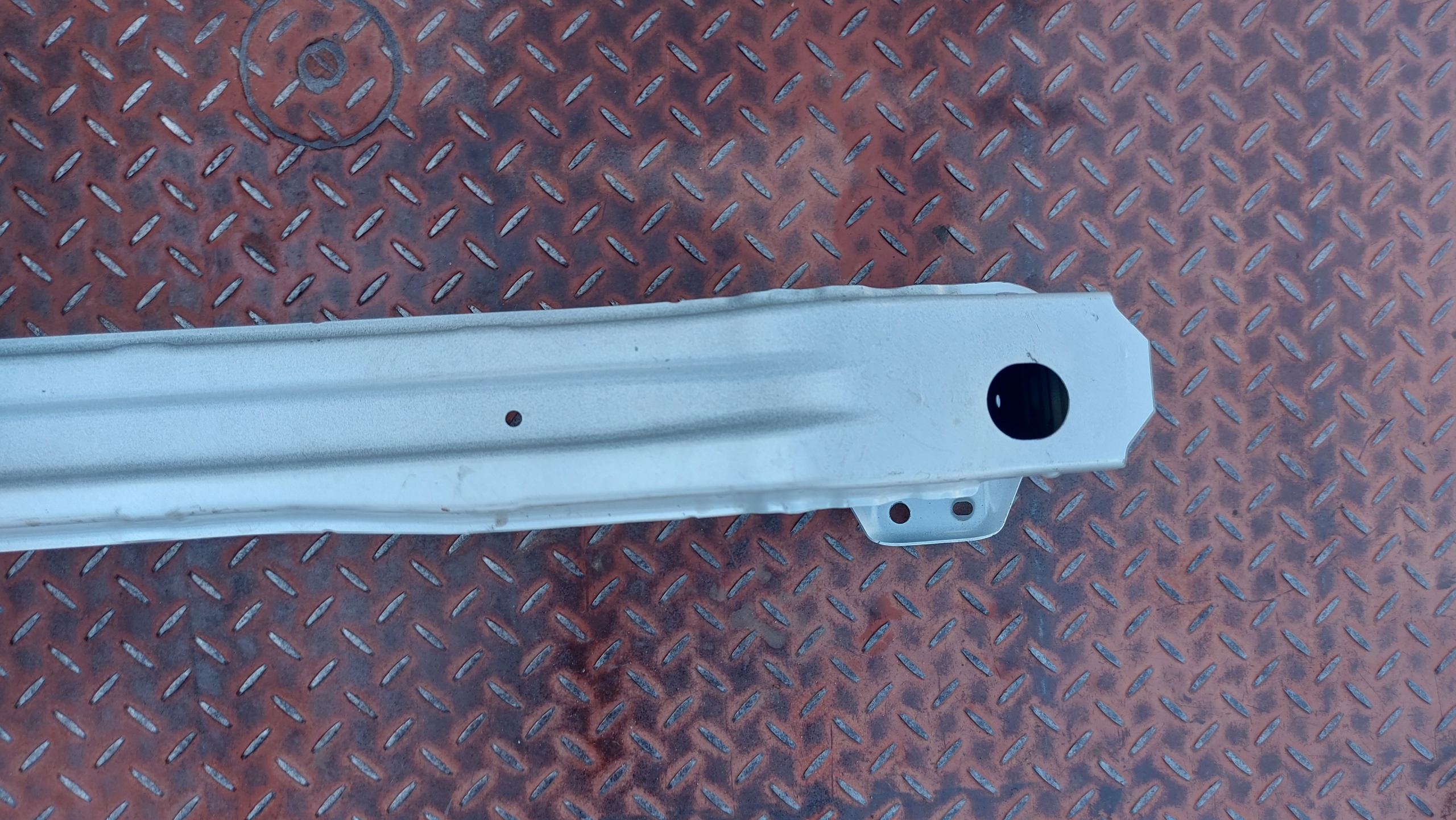 Stoßstangenträger heck hinten TOYOTA COROLLA E21 HB HATCHBACK