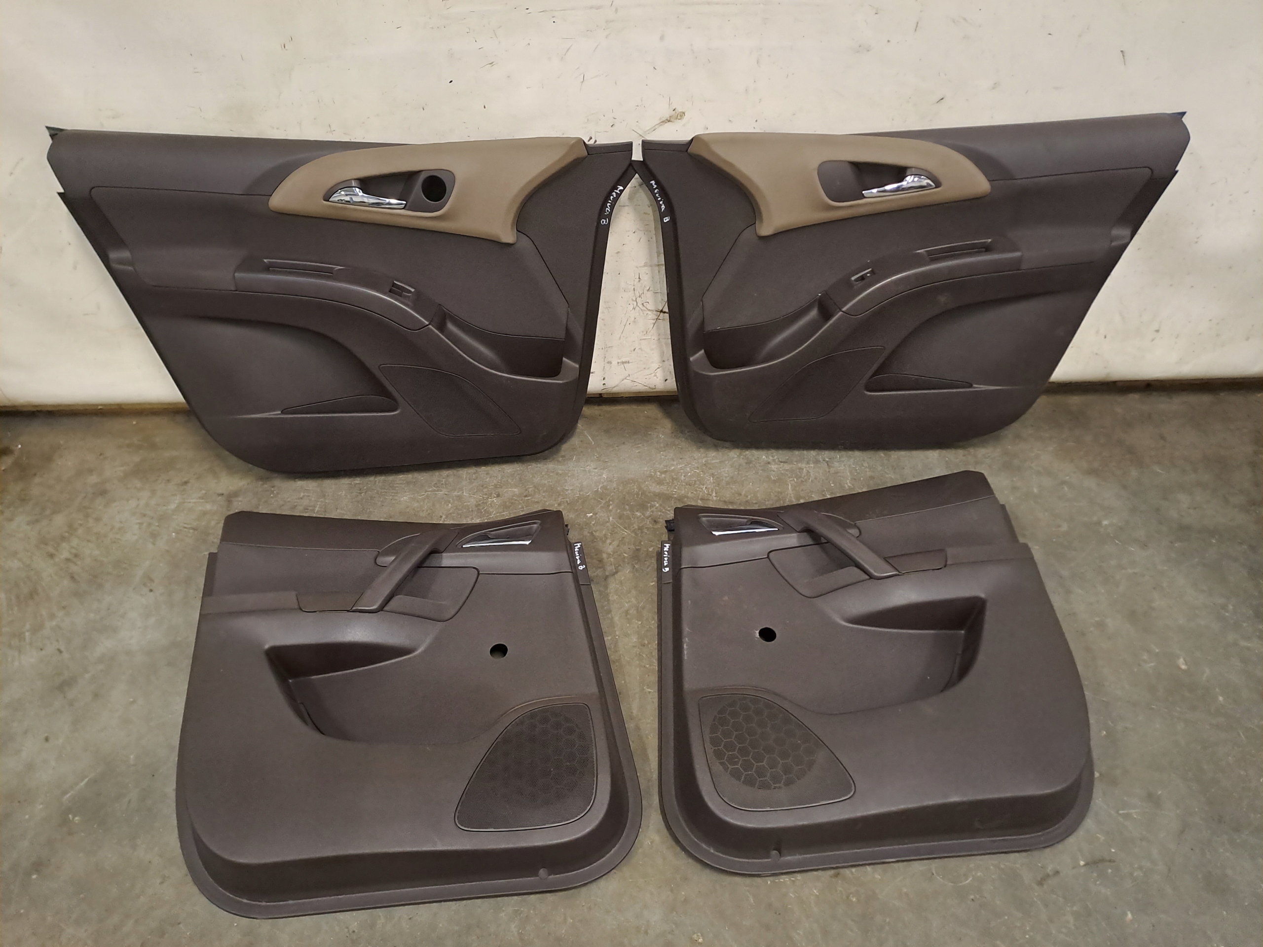 side brazowe kpl Opel Meriva B