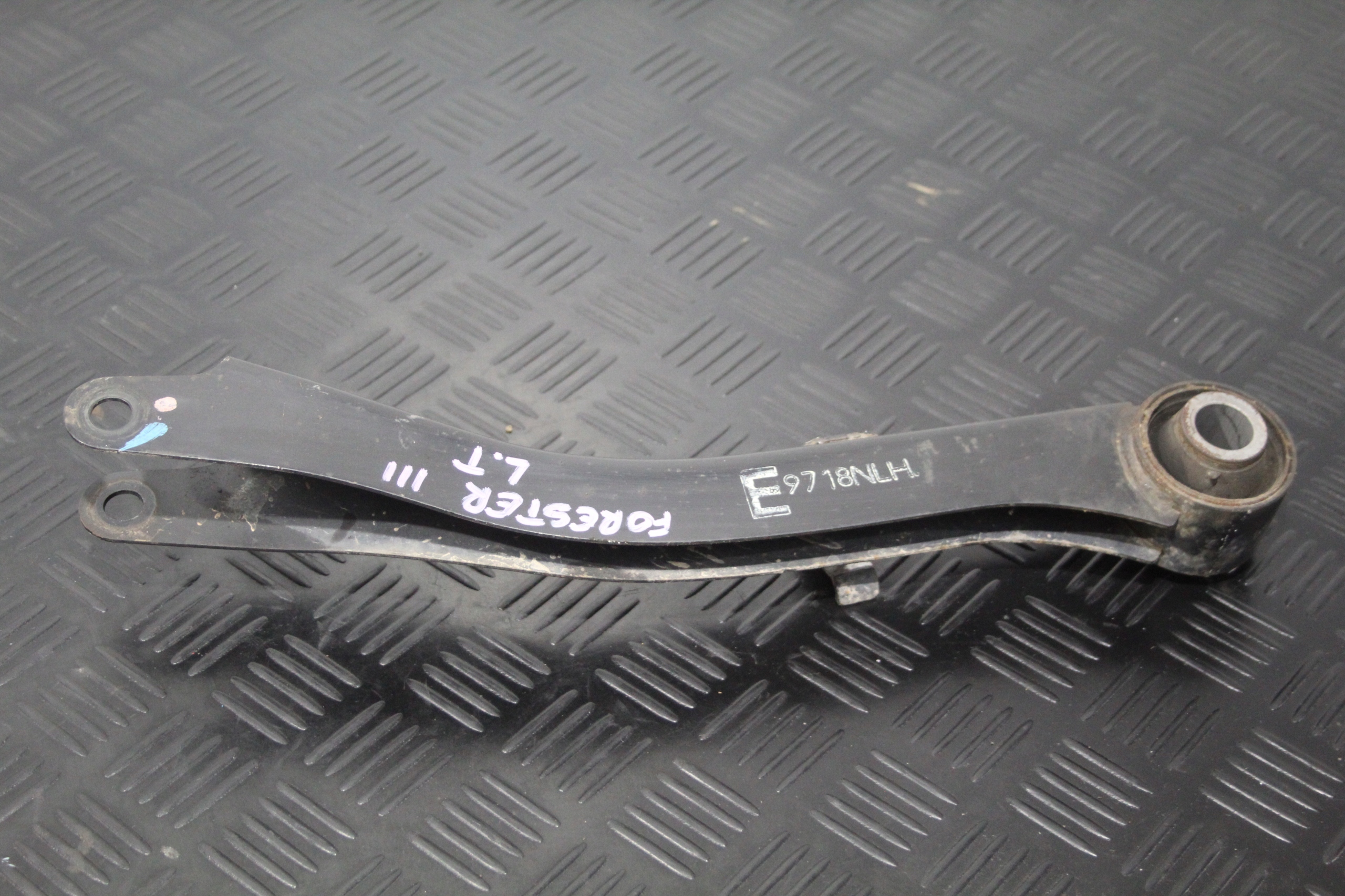 QUERLENKER LINKS HECK HINTEN SUBARU FORESTER III 3