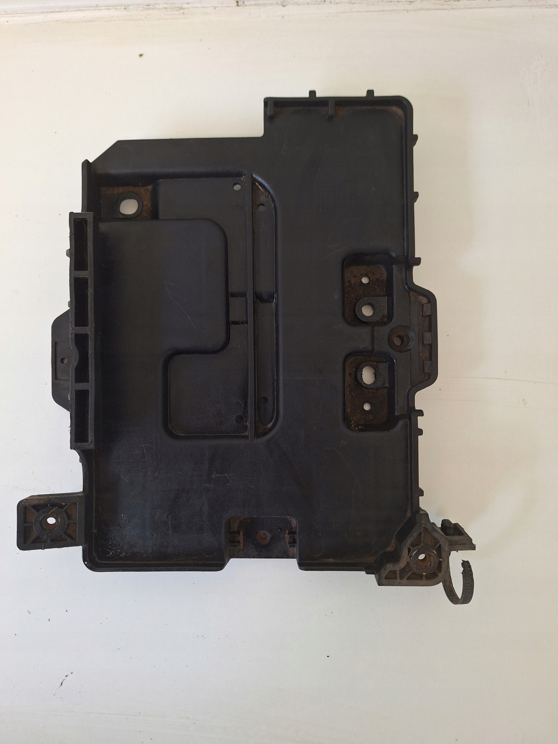 PODSTAWA AKUMULATORA CEED II I30 II 37150-A5000 12- 1.6 CRDI