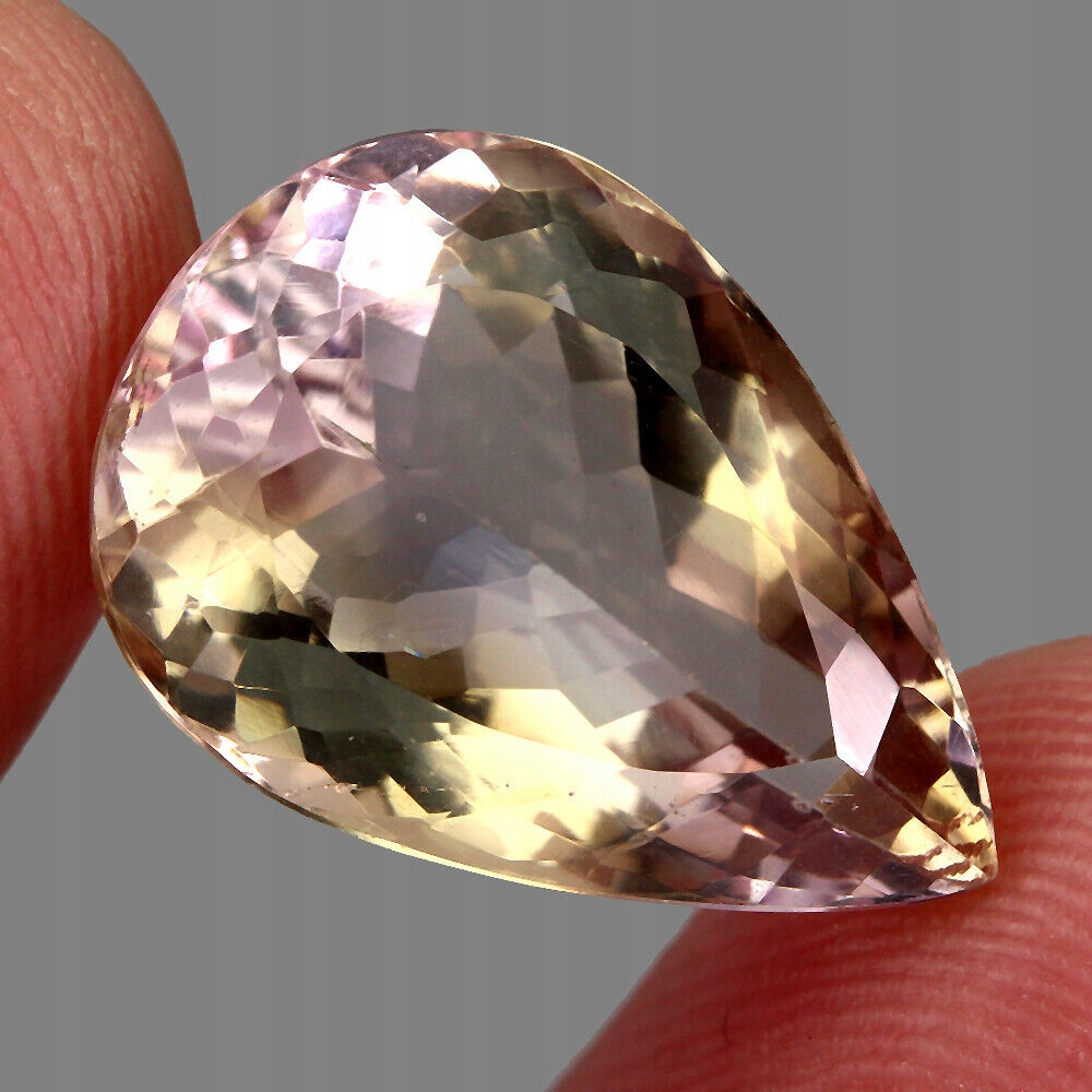 Přírodní kámen ametrin 15.06ct Vvs dvoubarevný