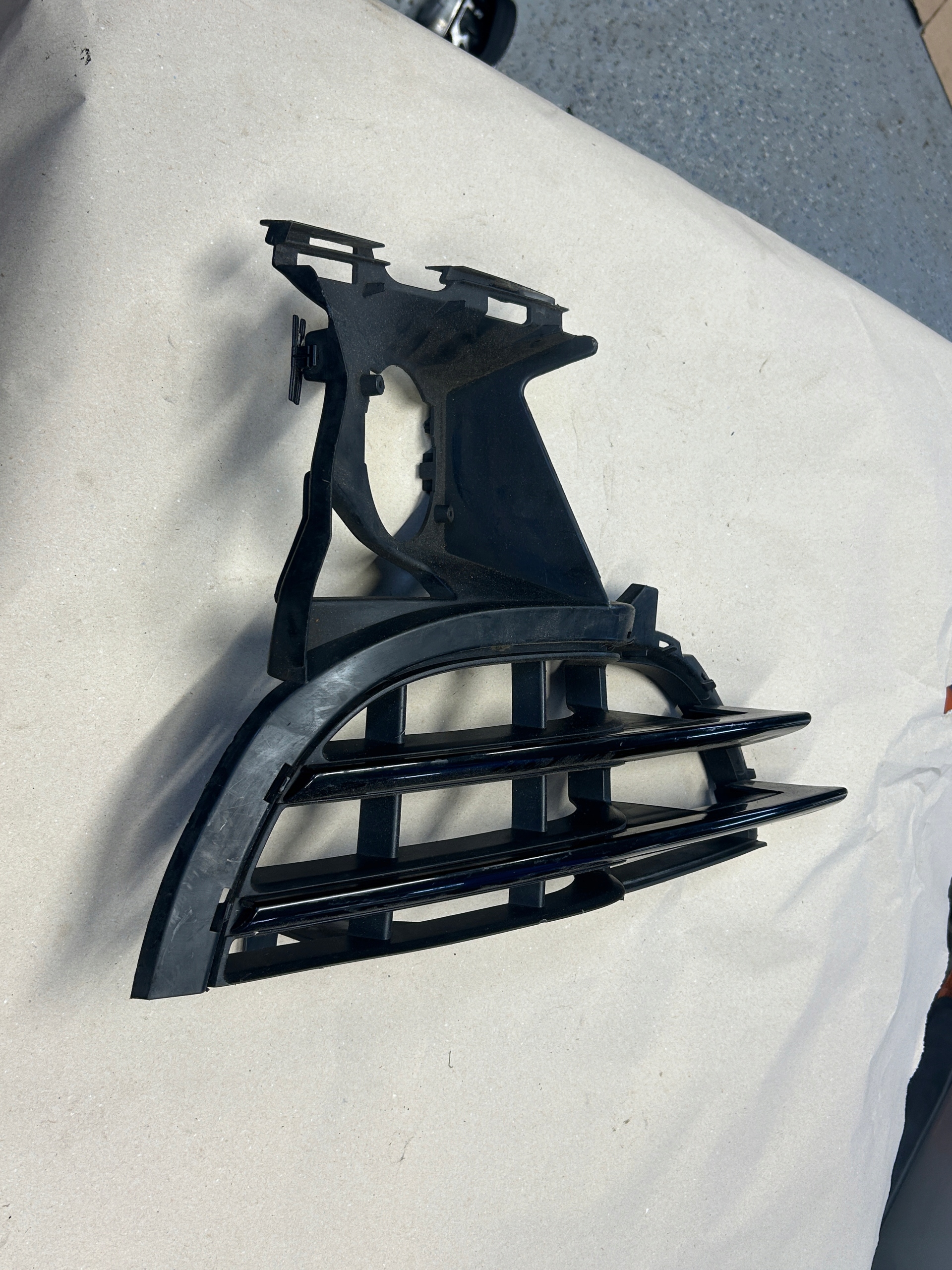 PORSCHE CAYENNE II 7P blende abdeckung der stoßstange links 7P5807681B