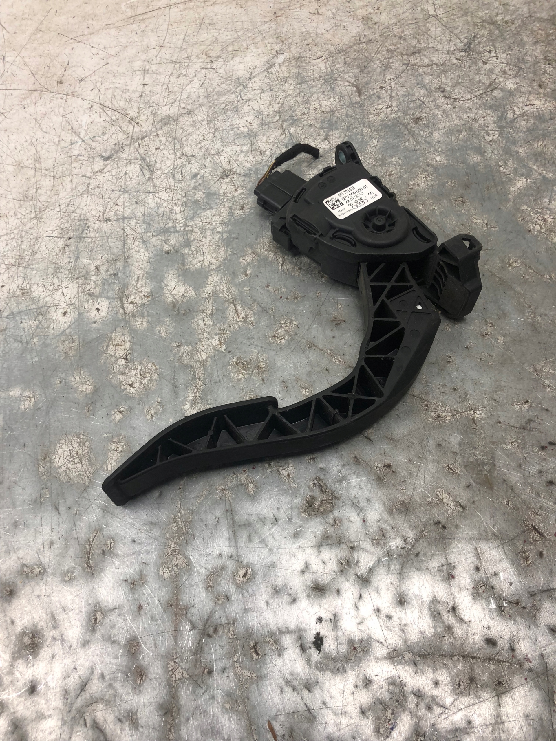 accelerator pedal potentiometer AUDI A4 B8 8K1723523