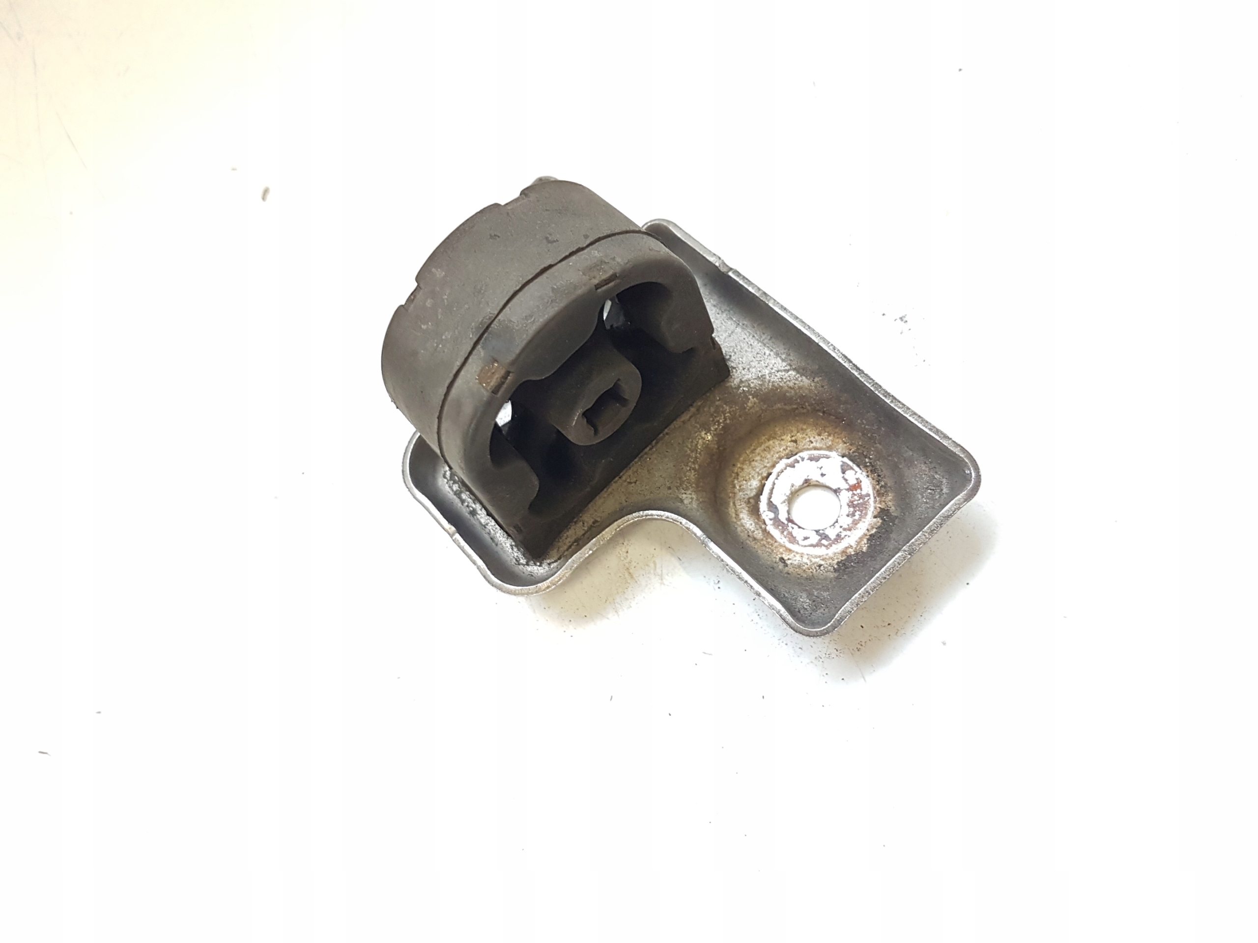 670005426 - Вешалка крепление глушителя MASERATI GHIBLI M157