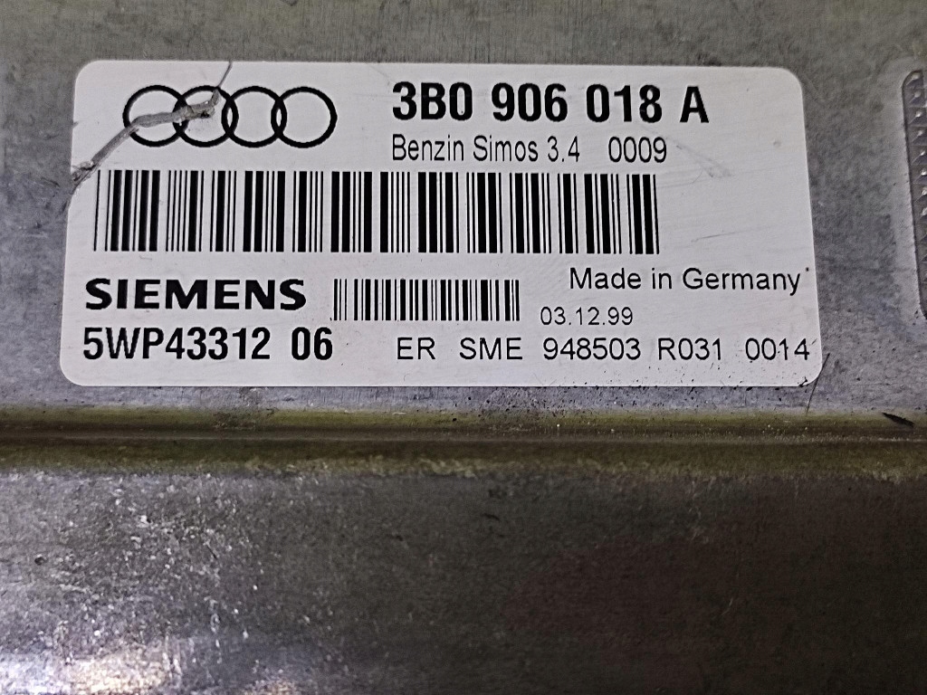 AUDI A4 B5 control unit of the engine 3B0906018A