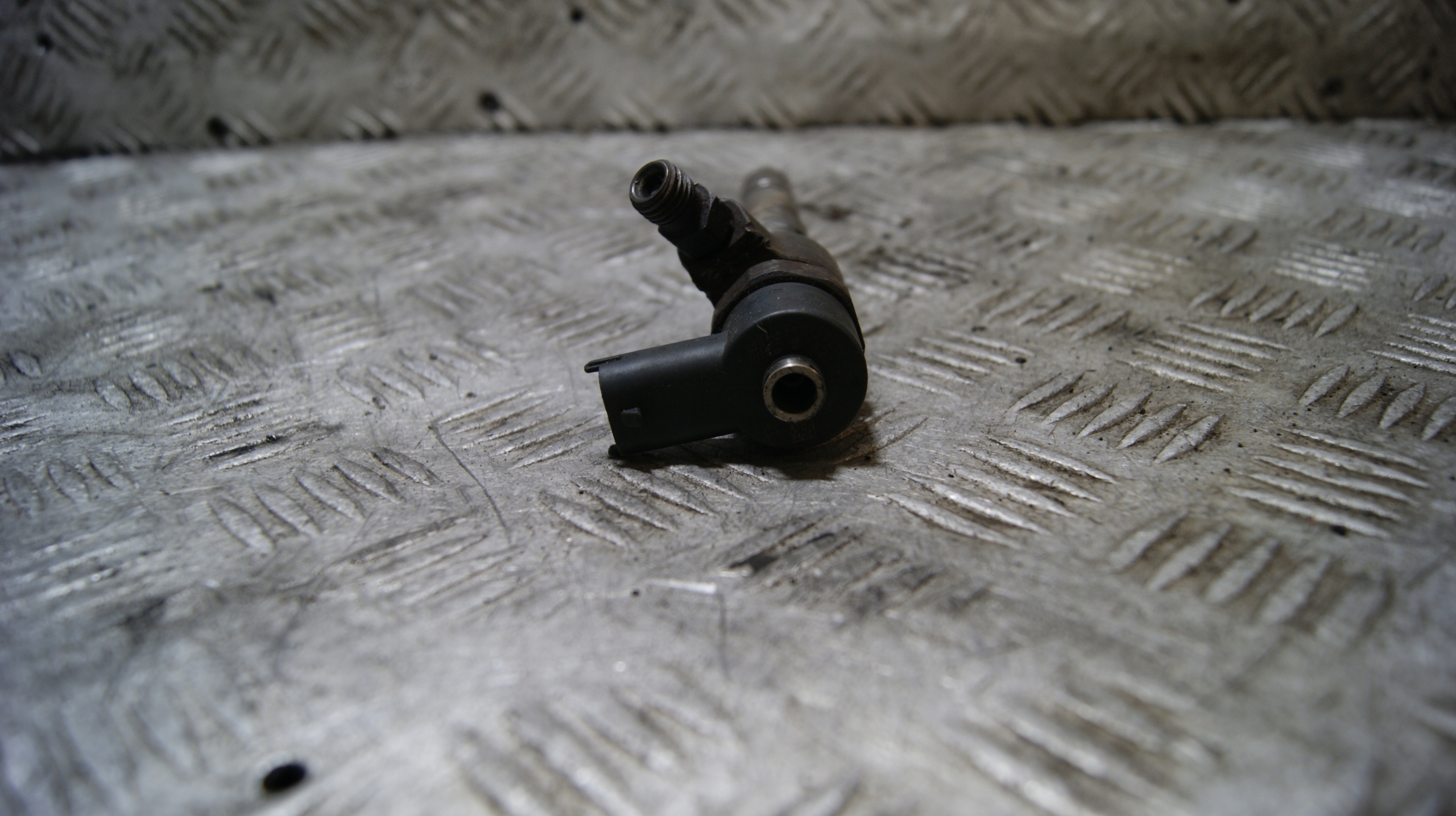 nozzle injector OPEL CORSA C 1.3CDTI 0445110083