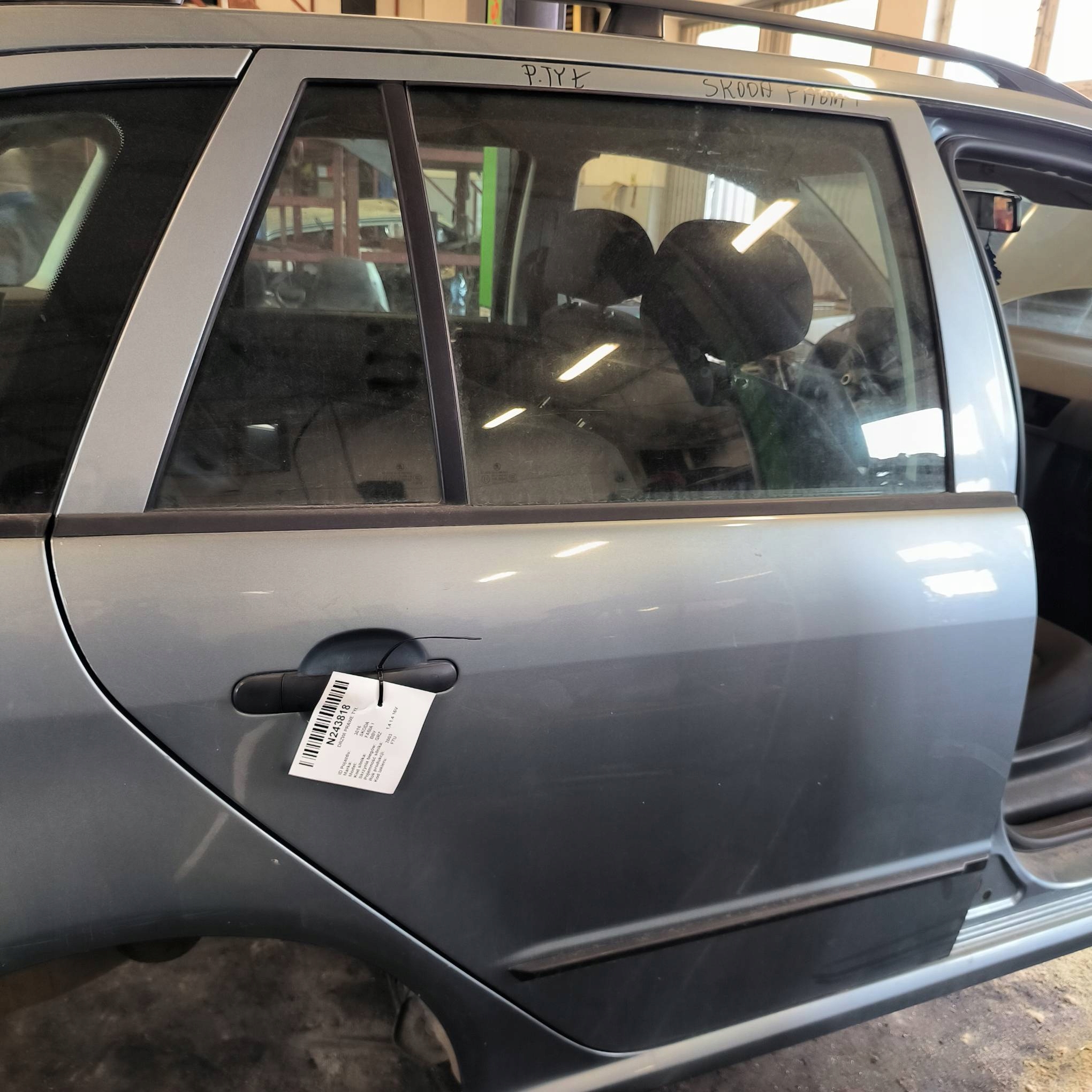 Tür rechts heck SKODA FABIA und