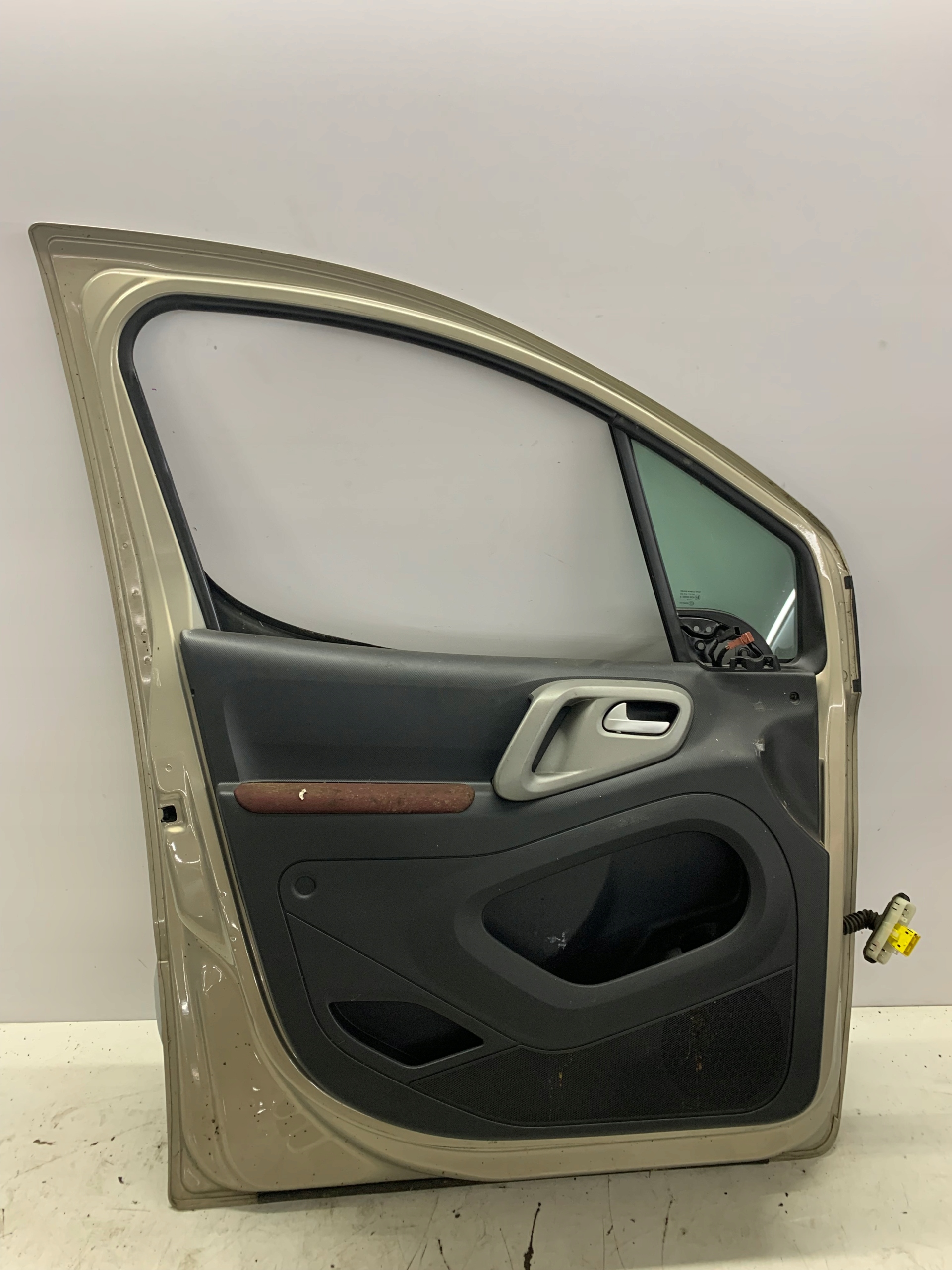 door left front left front CITROEN BERLINGO II of wheels. KDDC 08-18