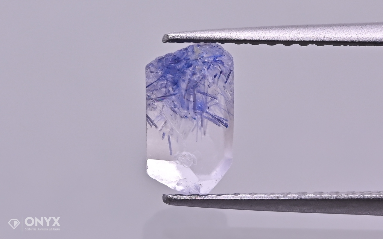 Křemen s dumortieritem křišťál 8,5x5,5 mm