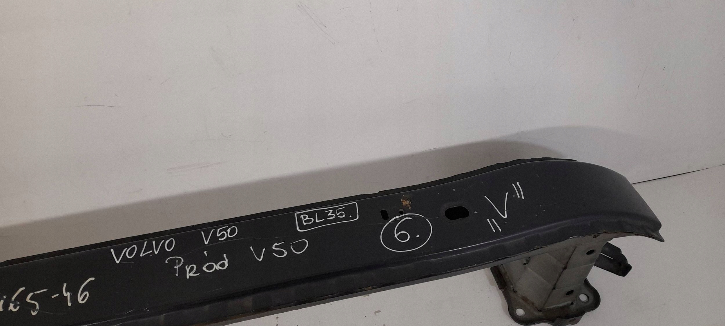 Volvo C30 S40 V50 TRAVERSA paraurti Anteriore 025813 (BL35)