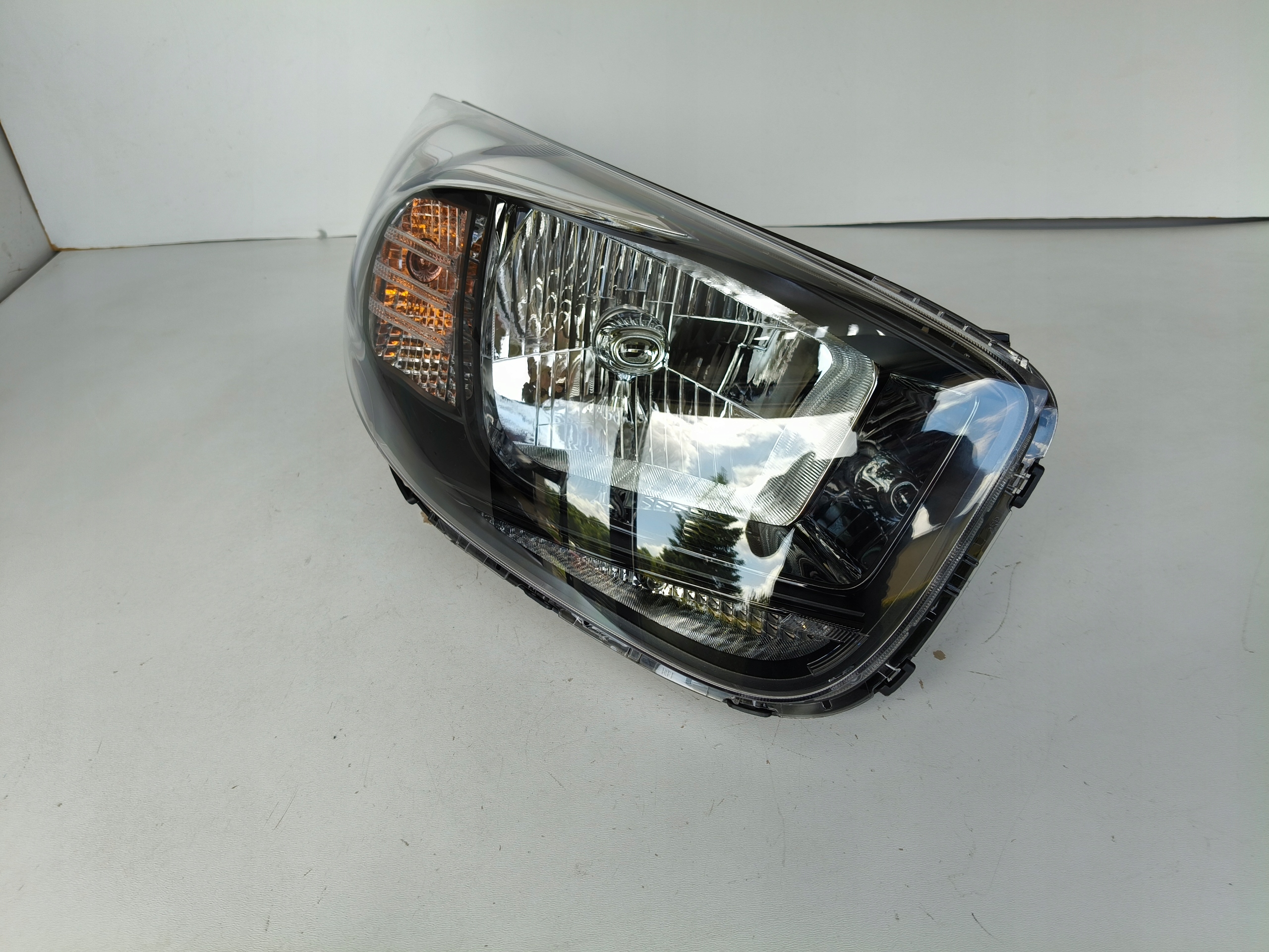 light right REFLEKTOR KIA PICANTO III 17