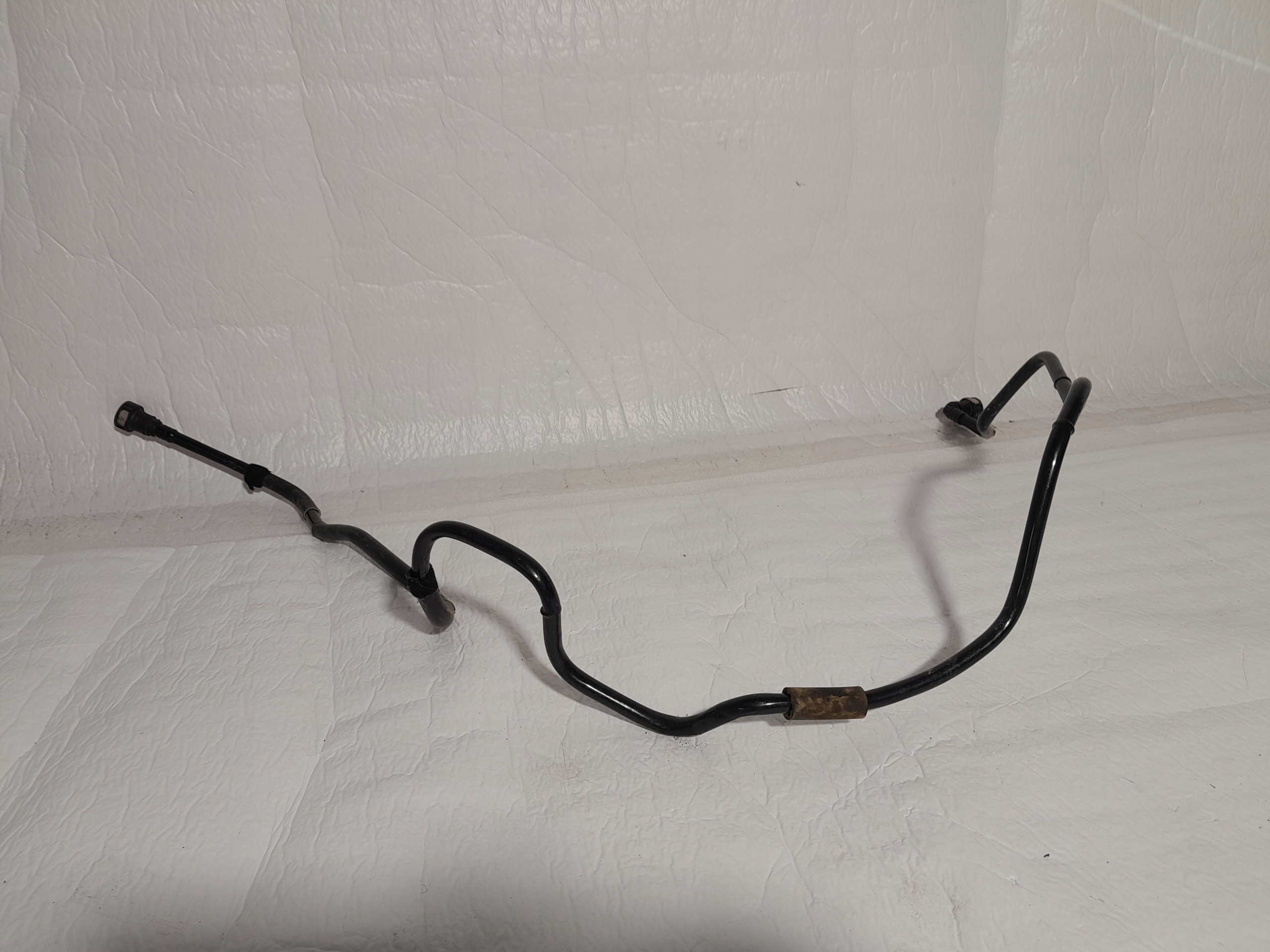 AUDI A4 B9 prijenos ODPOWIETRZAJACY 8W0133366B