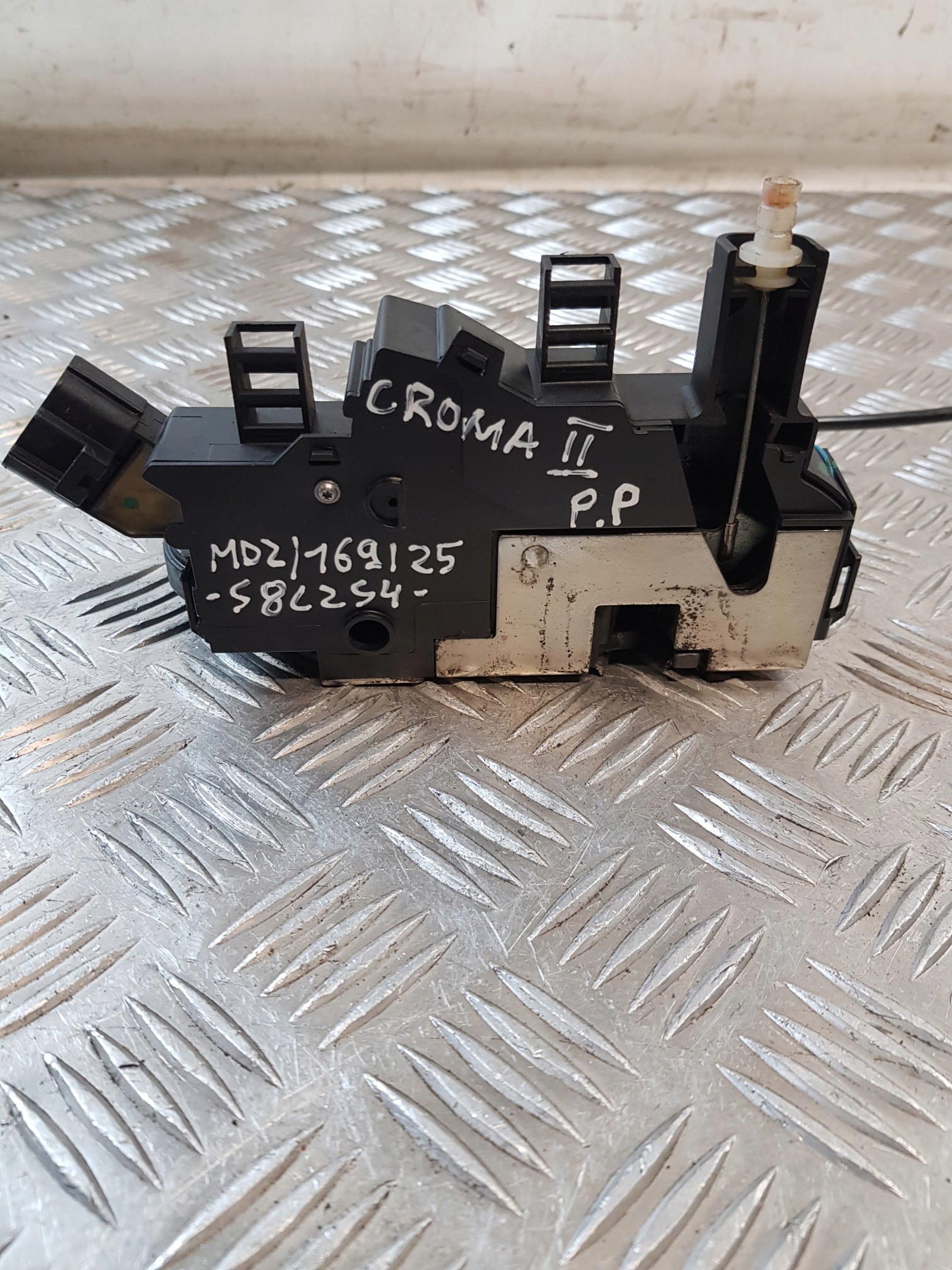 lock door right front 51787968 FIAT CROMA II 08R