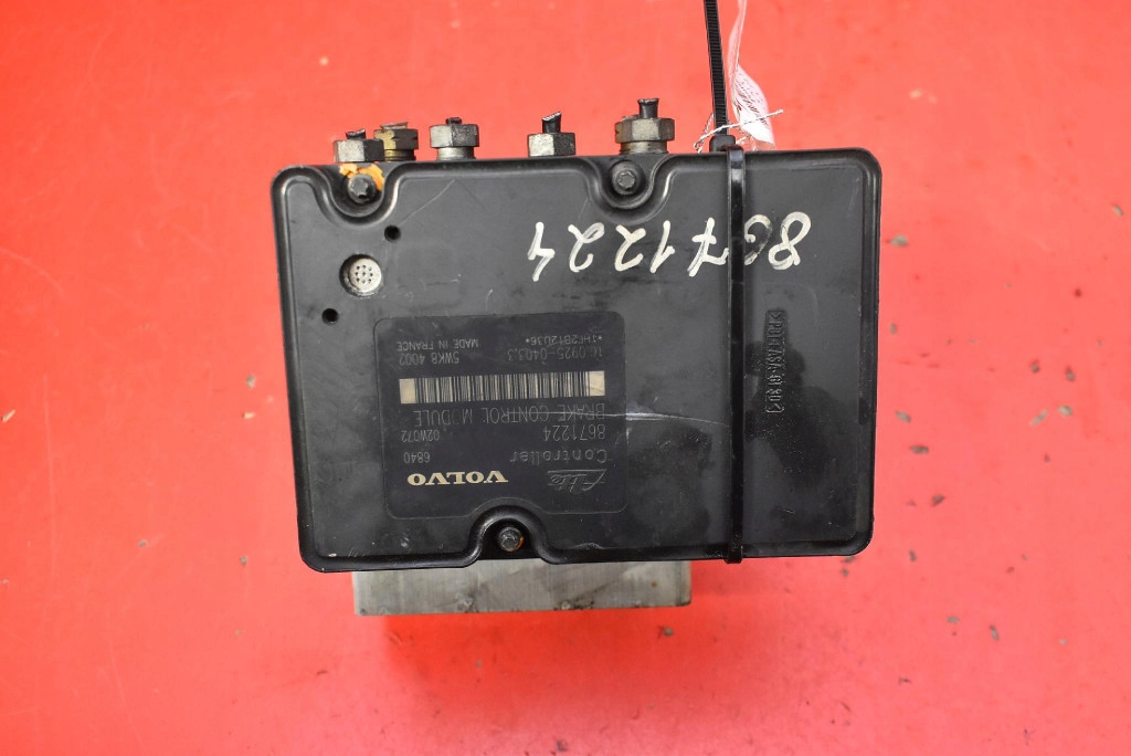 Pompa ABS P08671225 VOLVO V70 2 II 2.4 D5 163 KM 00-05