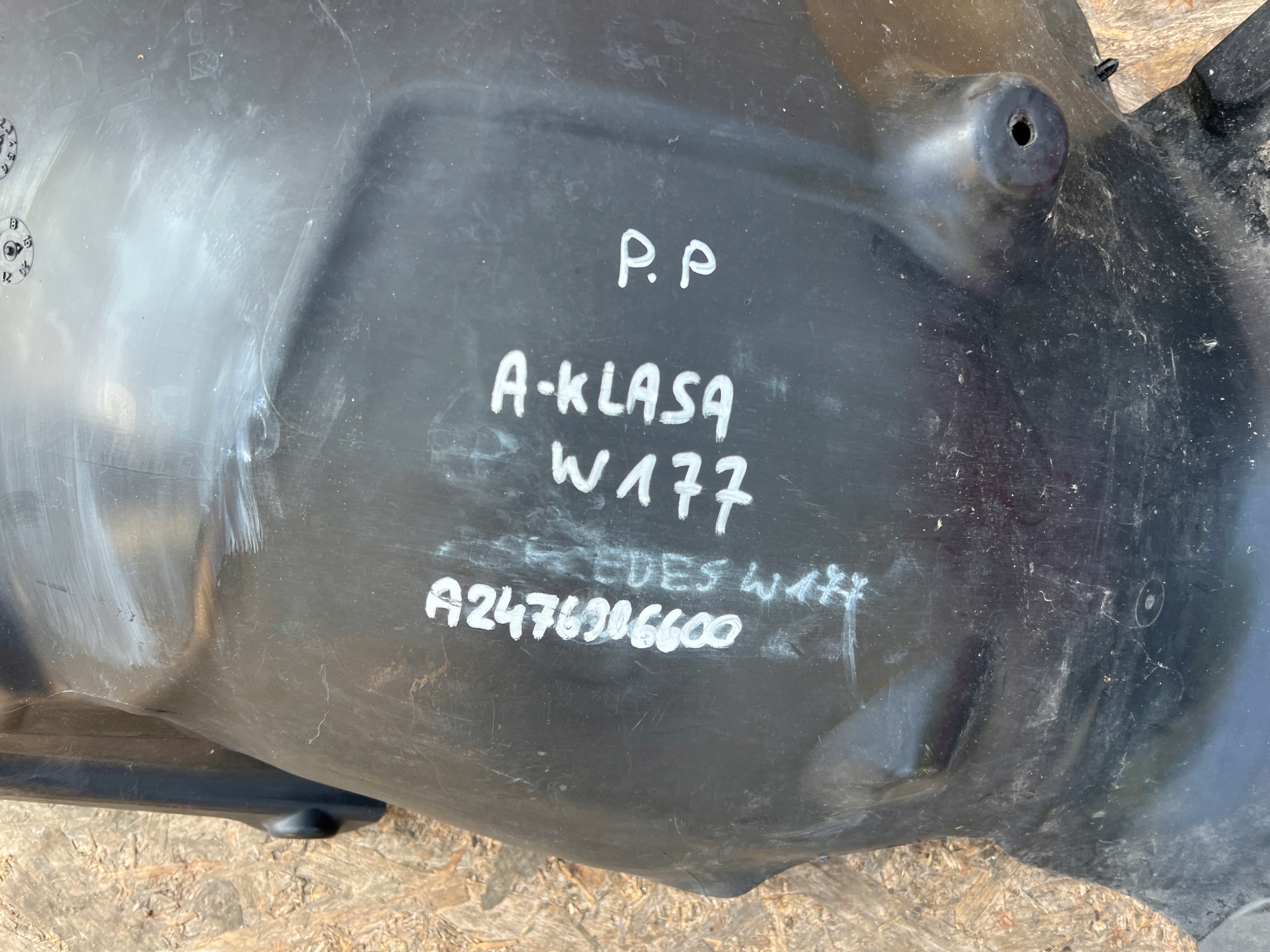 mudguard right front front MERCEDES W177 A2476906500