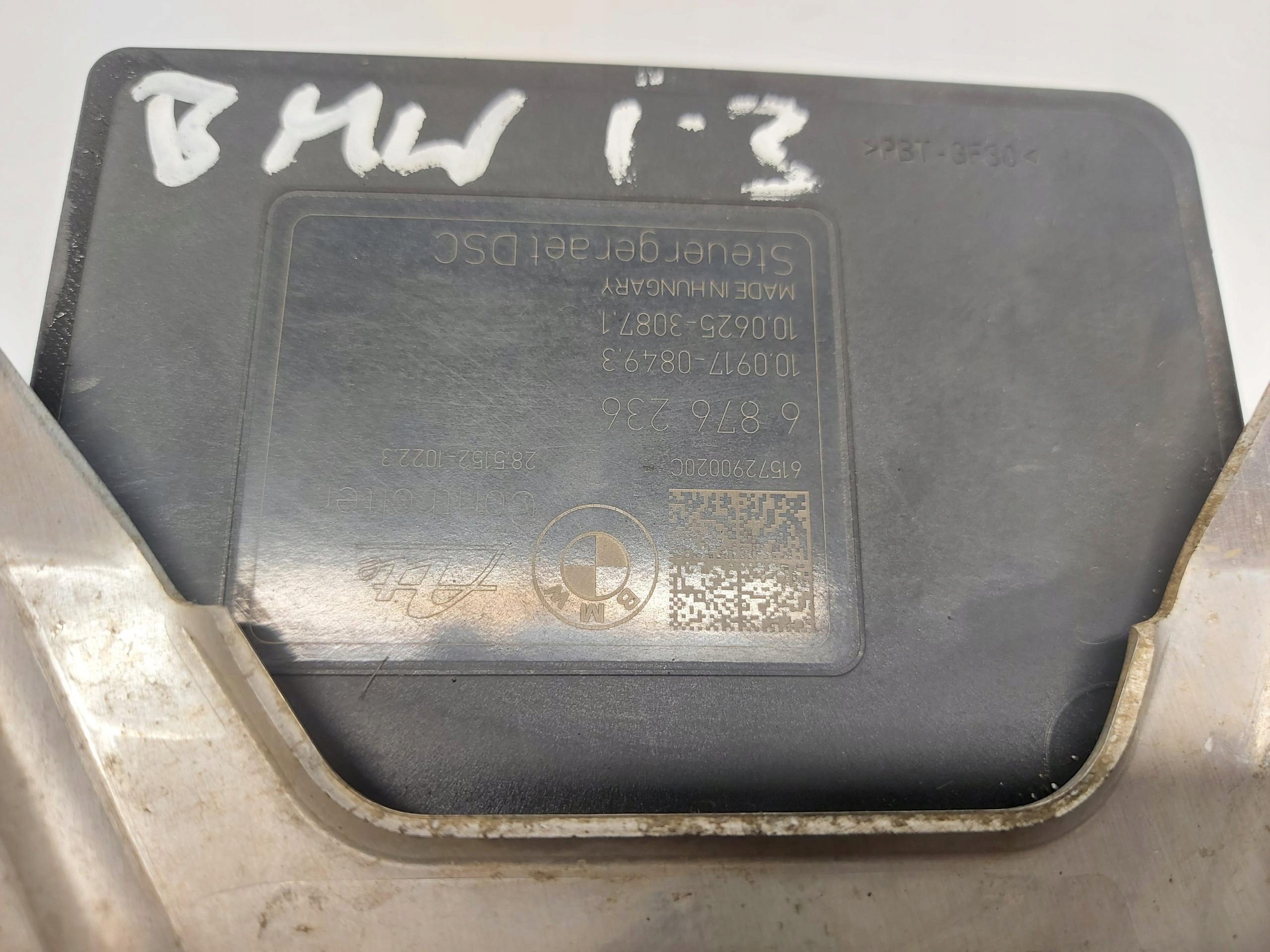 BMW i3 i01 REX pump control unit ABS 6876236