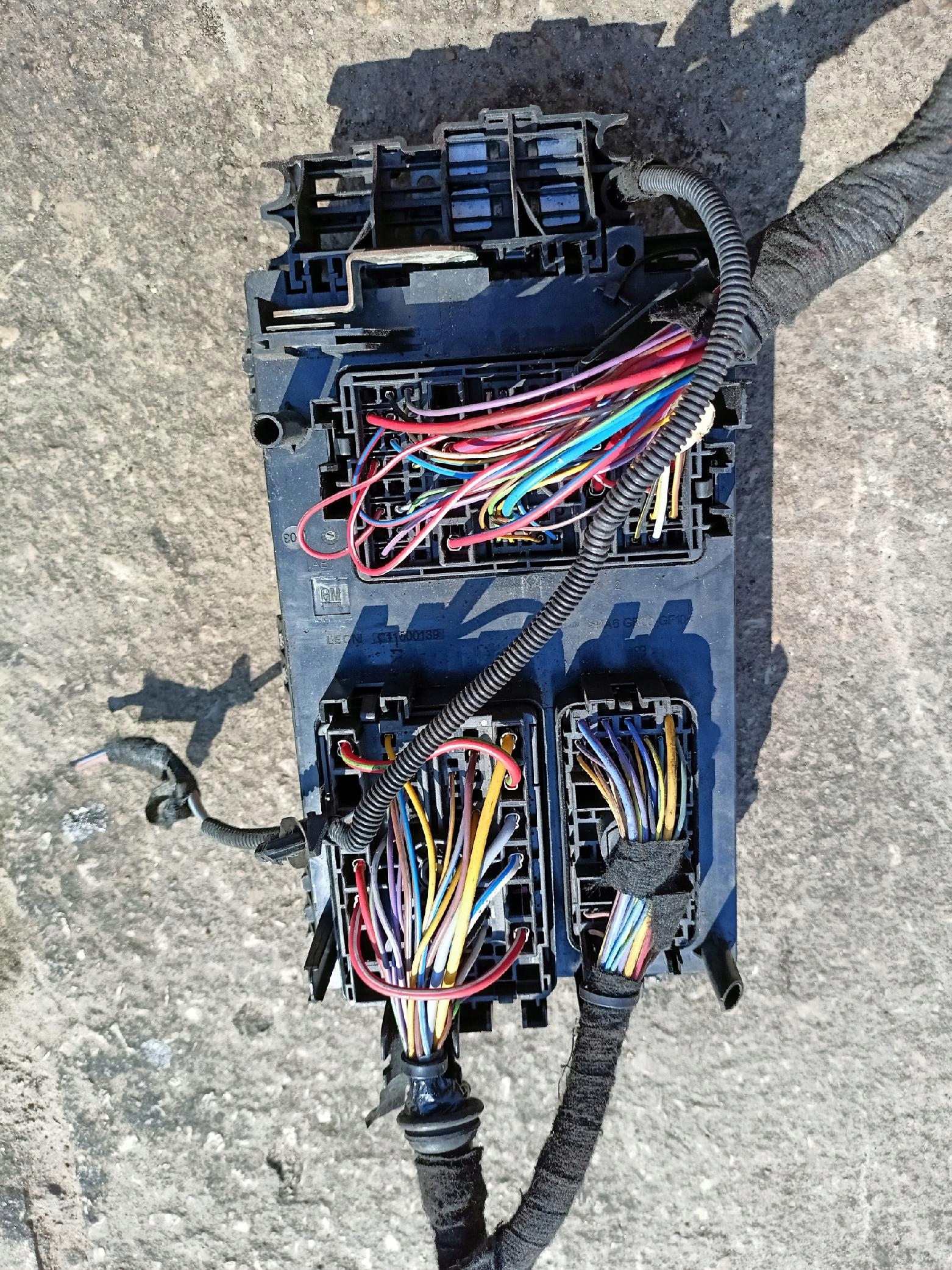 OPEL ASTRA J IV Module fusibles C11000139