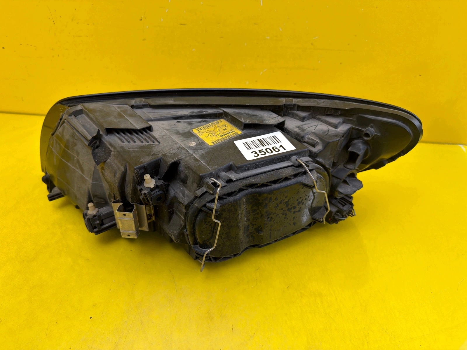 light right front Volvo C30 and lens H7 30657169