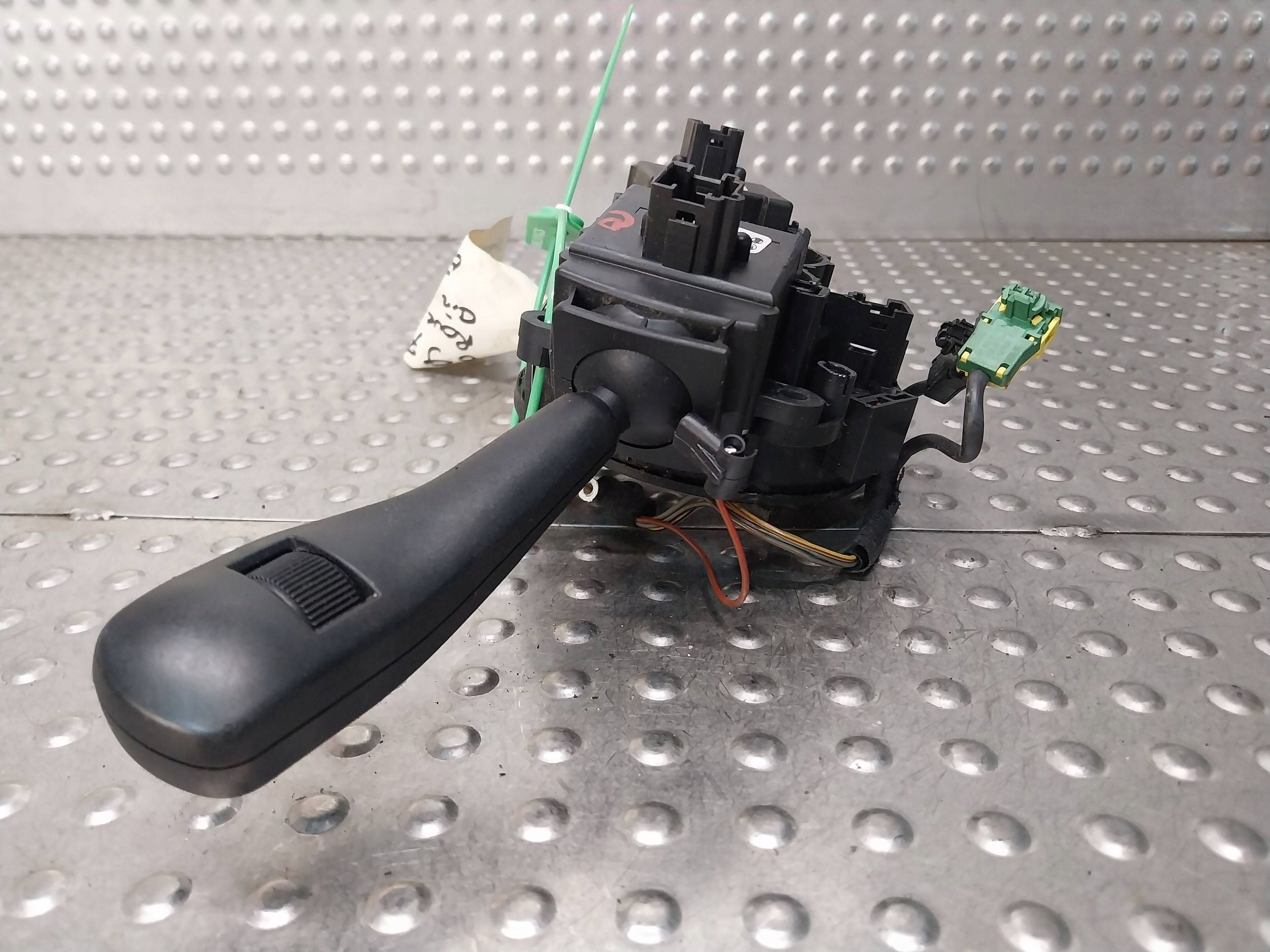 steering wheel levers and controls control ring 8377488 8376443 BMW X3 E83