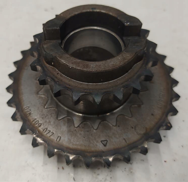 07K109077D - ШЕСТЕРНЯ ГРМ VW JETTA PASSAT GOLF 2.5 FSI