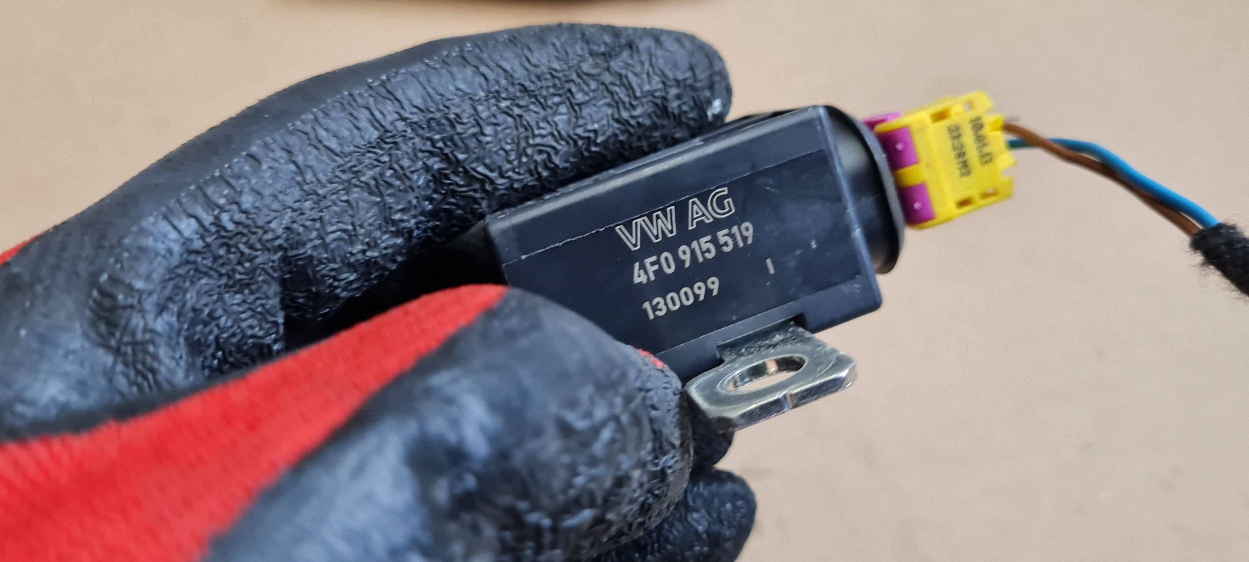 A7 4G Sicherungen PIROTECHNICZNY A4 B8 S4 A5 Q5 A6 C7 4G 4F0915519