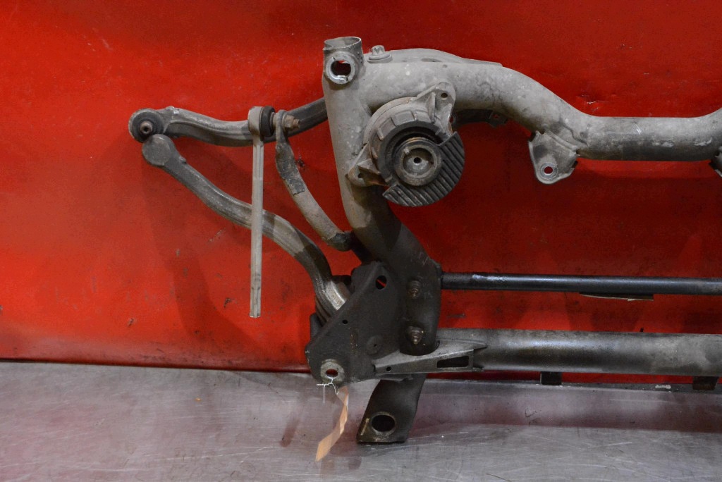 axle beam sider subframe axle beam front MERCEDES C-KLASA W204 1.8 compressor; 156 KM