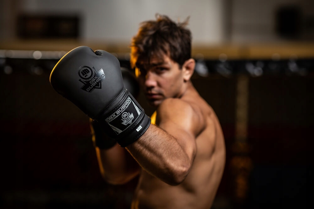 RĘKAWICE BOKSERSKIE SPARINGOWE CZARNE MATOWE DBX BUSHIDO BLACK MASTER 16 OZ Kod producenta B-2v12-16oz