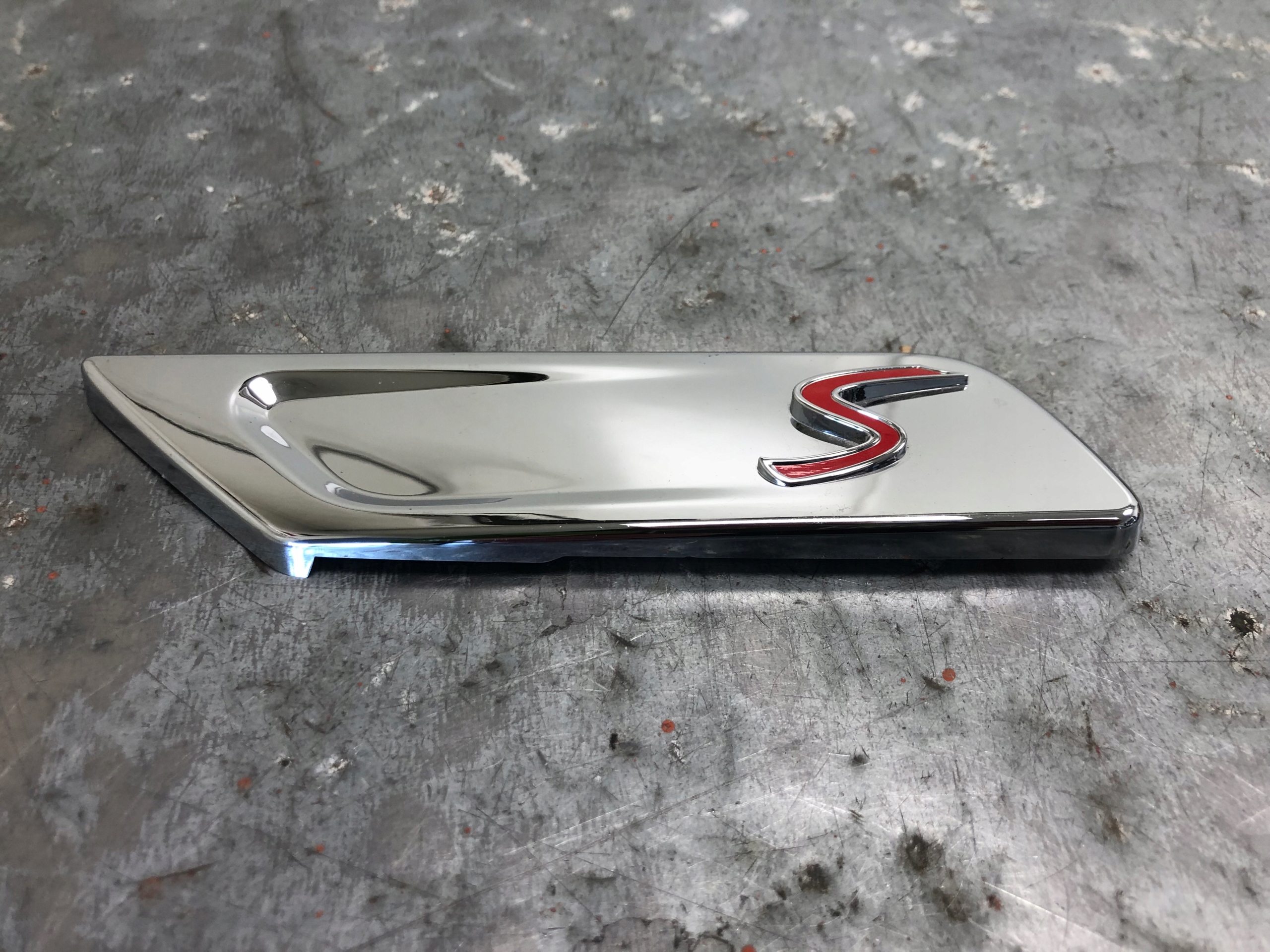 lišta blatníku CHROM pravý předek MINI F54 024003010