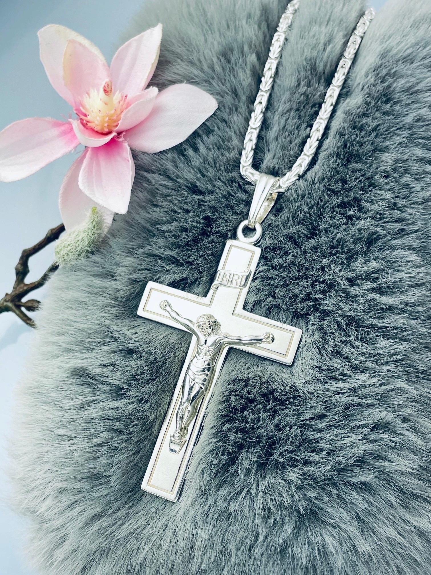 Stříbrný náhrdelník řetízek byzantský královský velký kříž Ježíš Kristus