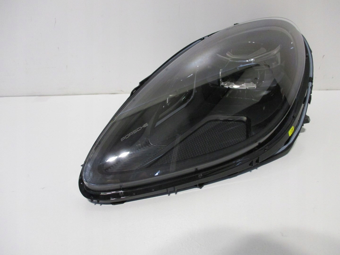 LAMPA LEWA FULL LED MACAN 95B941009AS MATRIX Strona zabudowy lewa