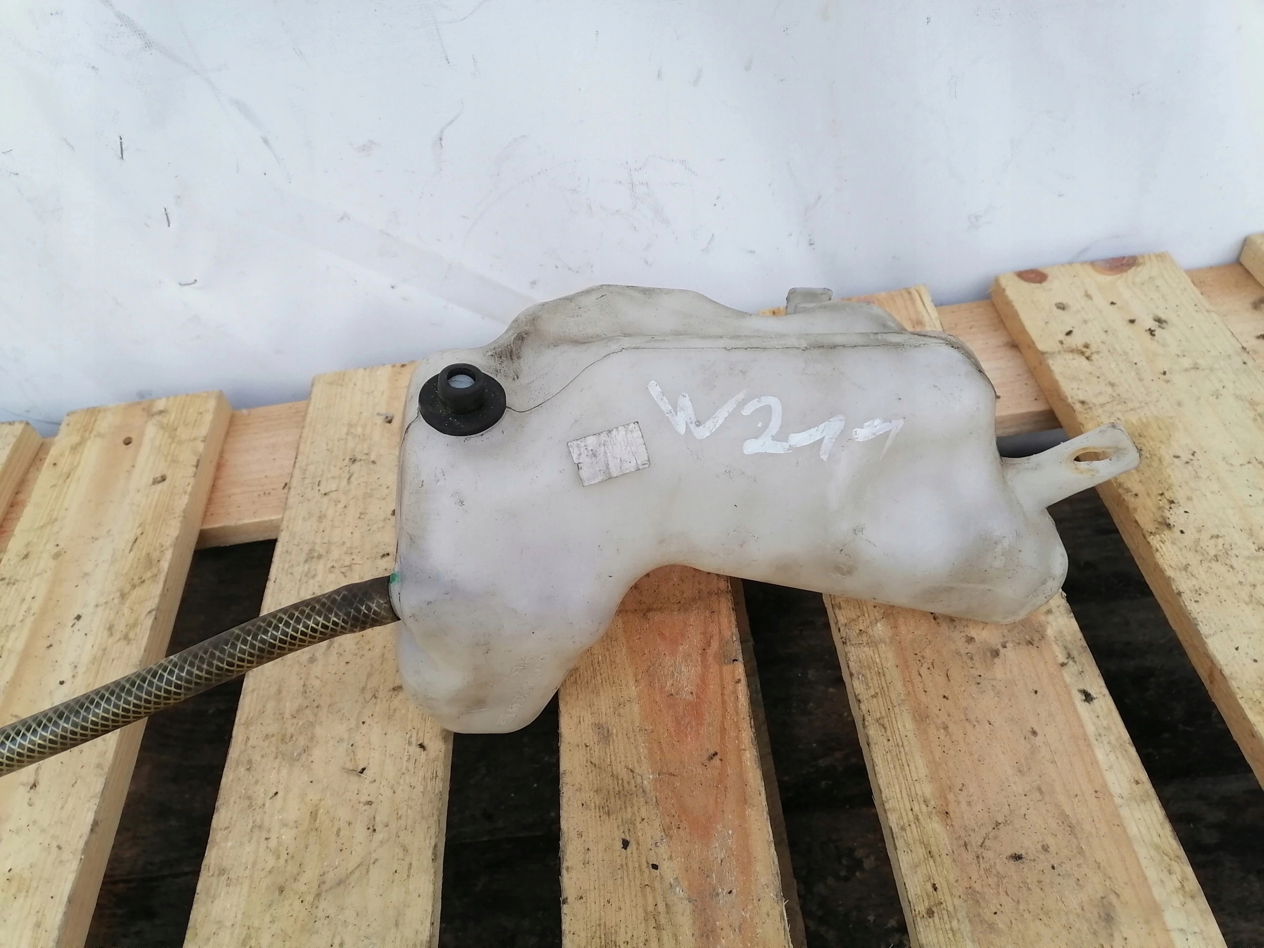 washer fluid tank MERCEDES W211 small