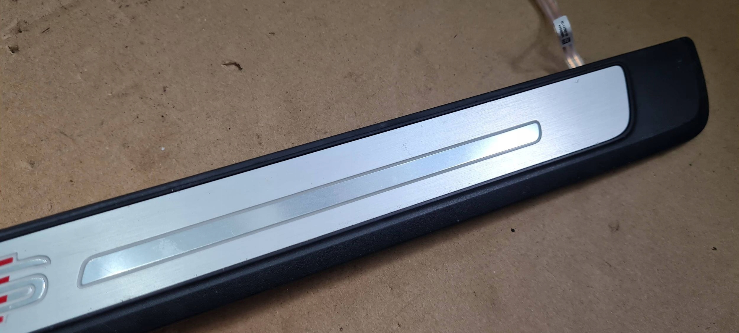 A5 8W S5 LIFT moulding LED cap threshold right front 8W0947418A A4 B9 8W