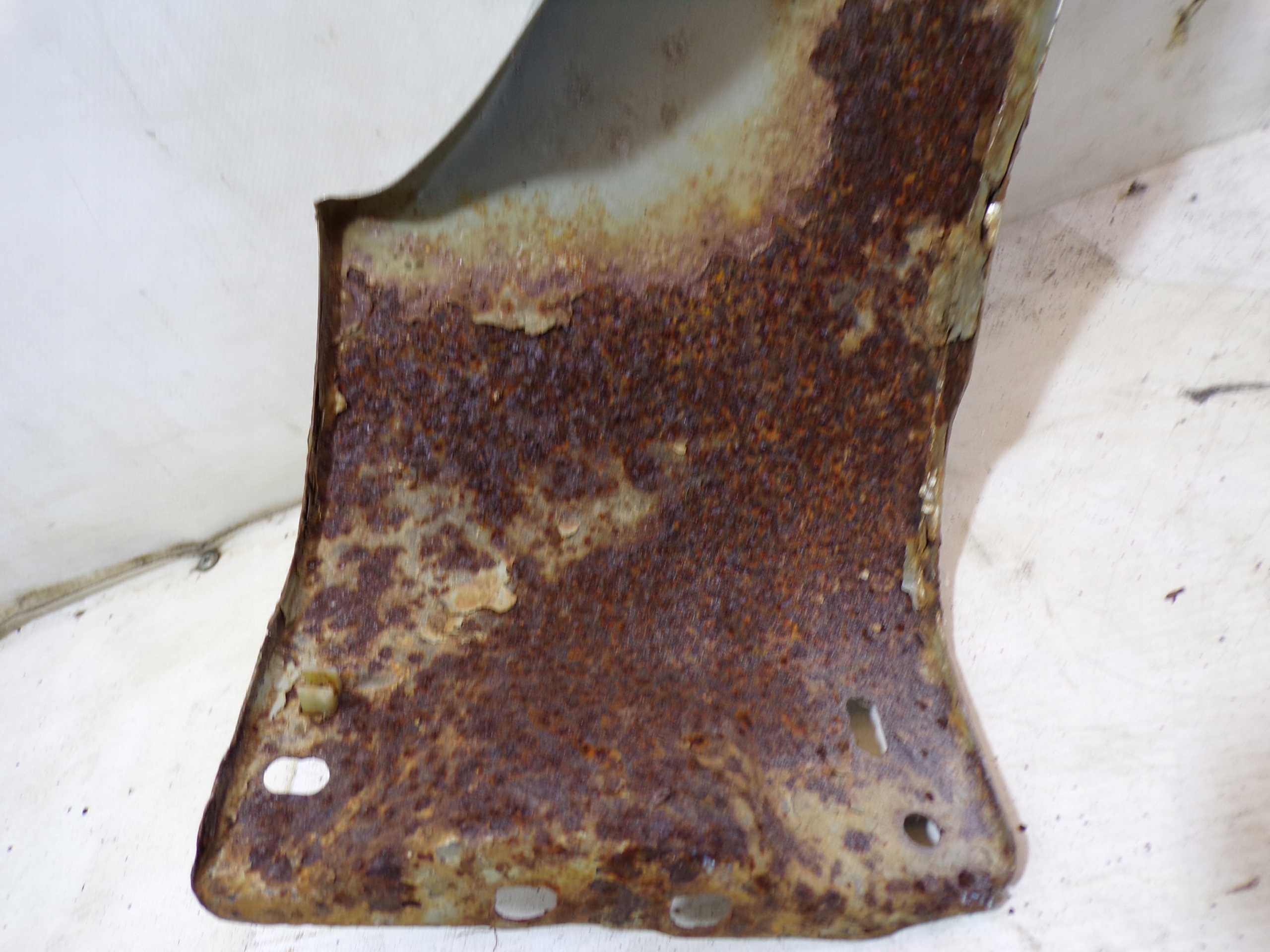 fender left front FORD C-MAC CMAX