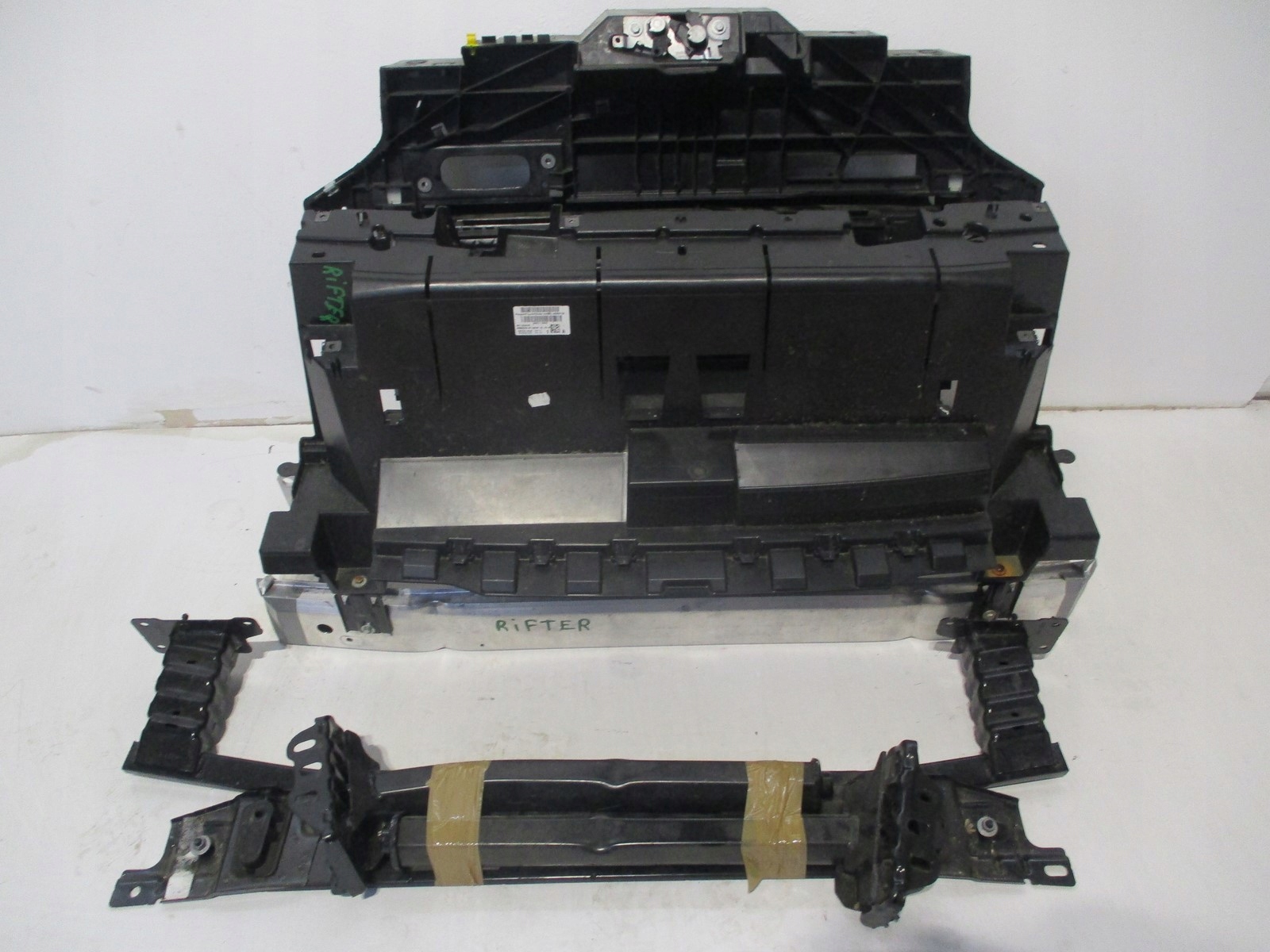 Pas przedni chłodnice BELKA PEUGEOT RIFTER