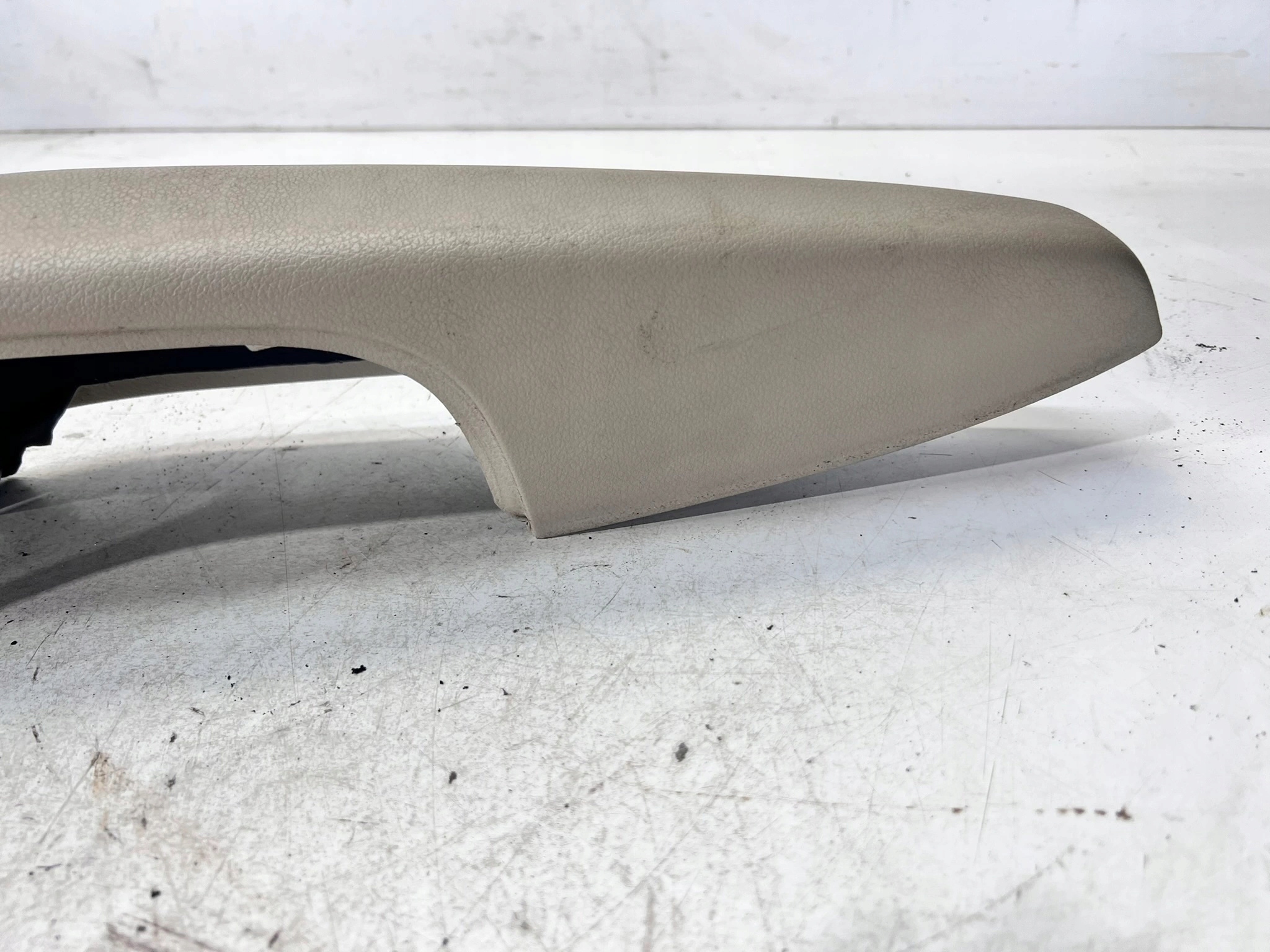 armrest left front AUDI Q5 8R 8R2867173 without