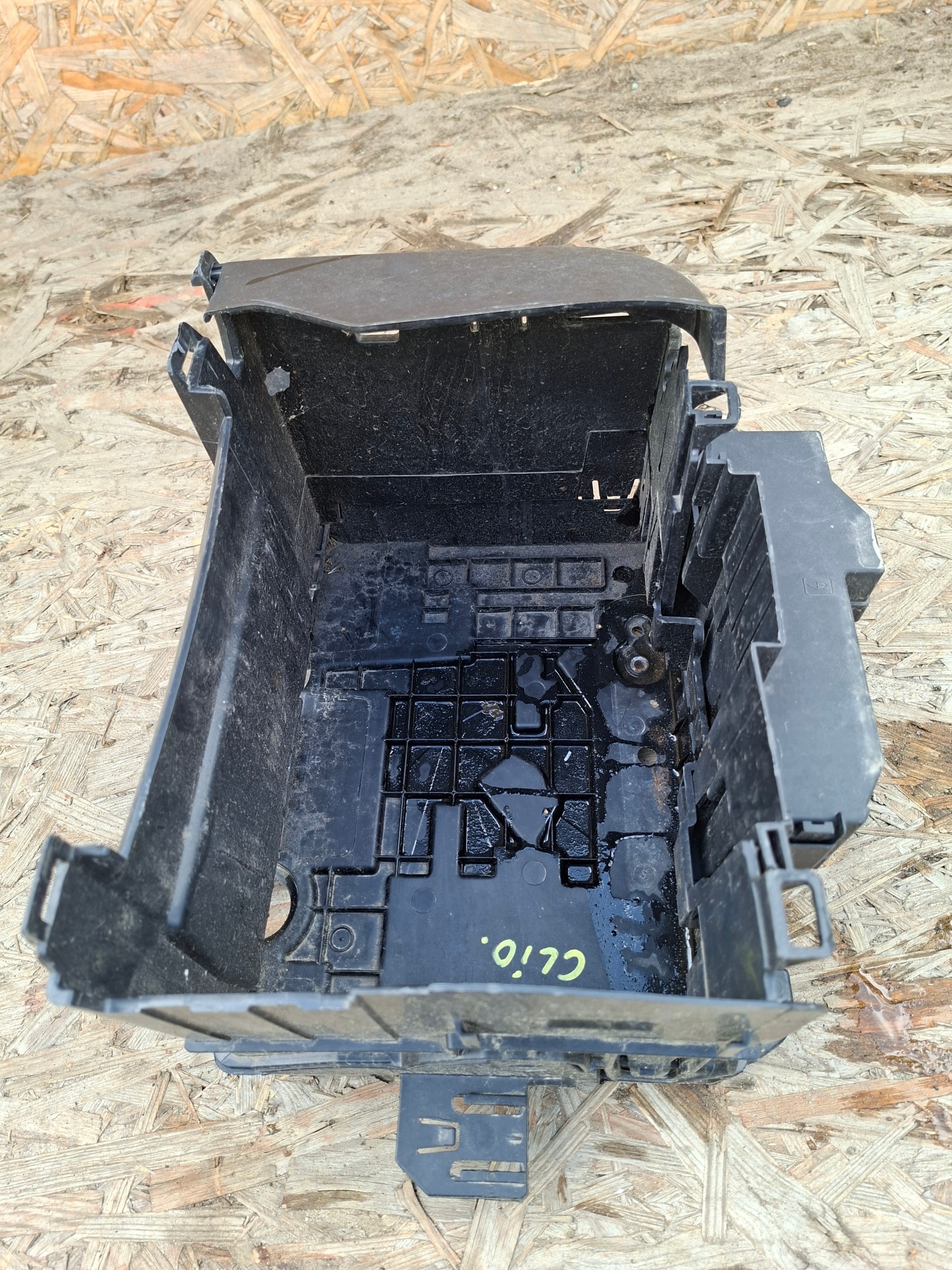 Obal držiak akumulátora RENAULT CLIO III 8200314272