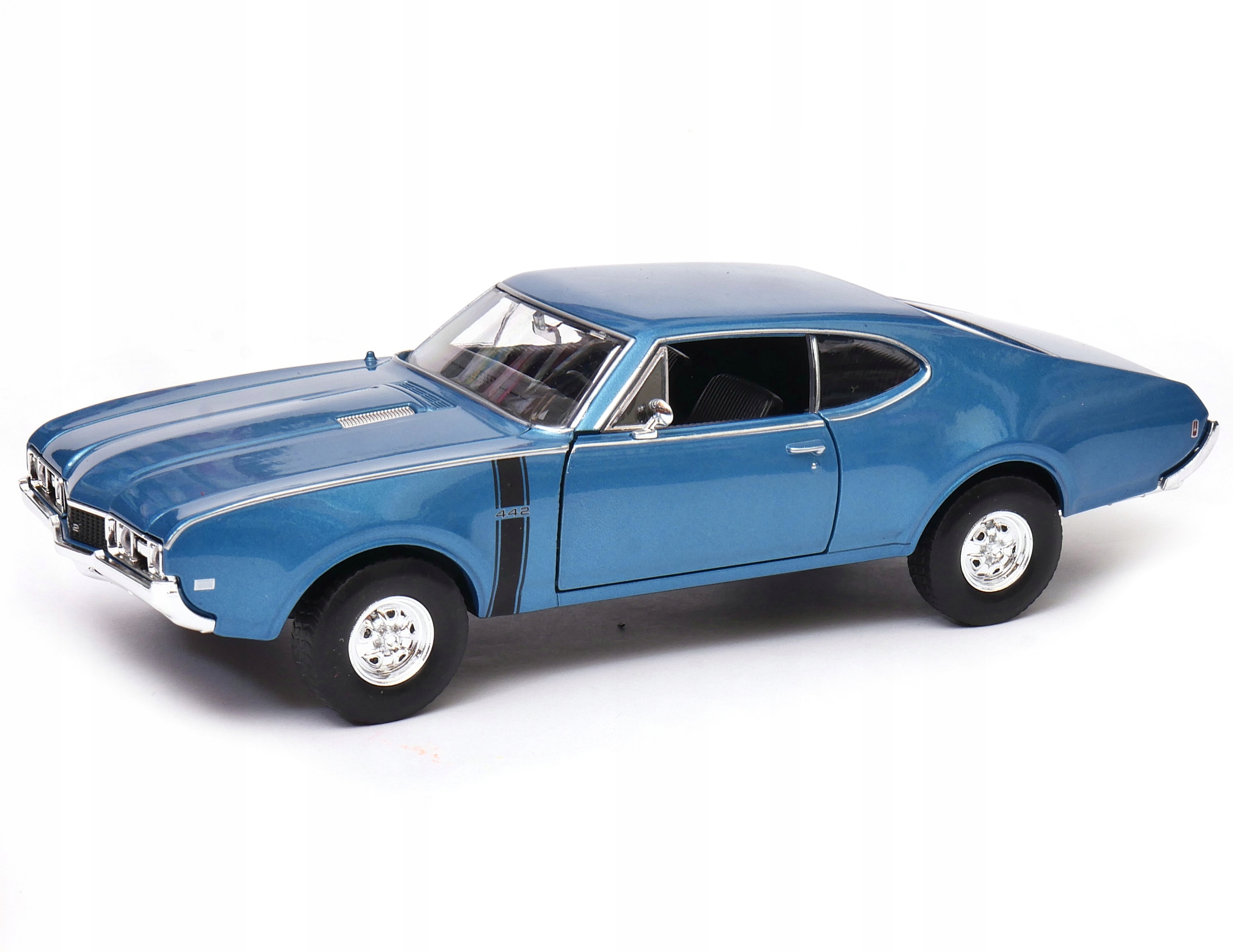 Oldsmobile 442 1968 1:24 model Welly modrý
