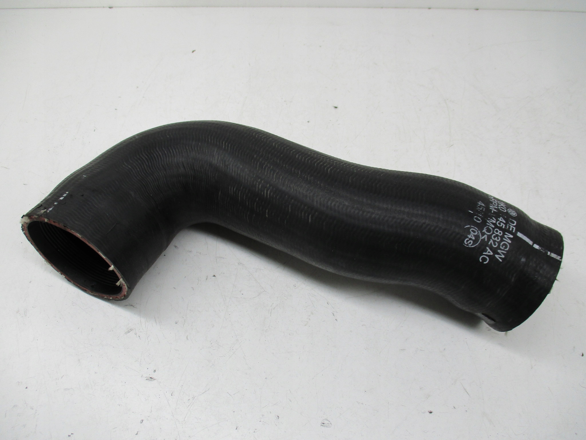 1K0 145 - passat B7 1.6 TDI шланг інтеркулера