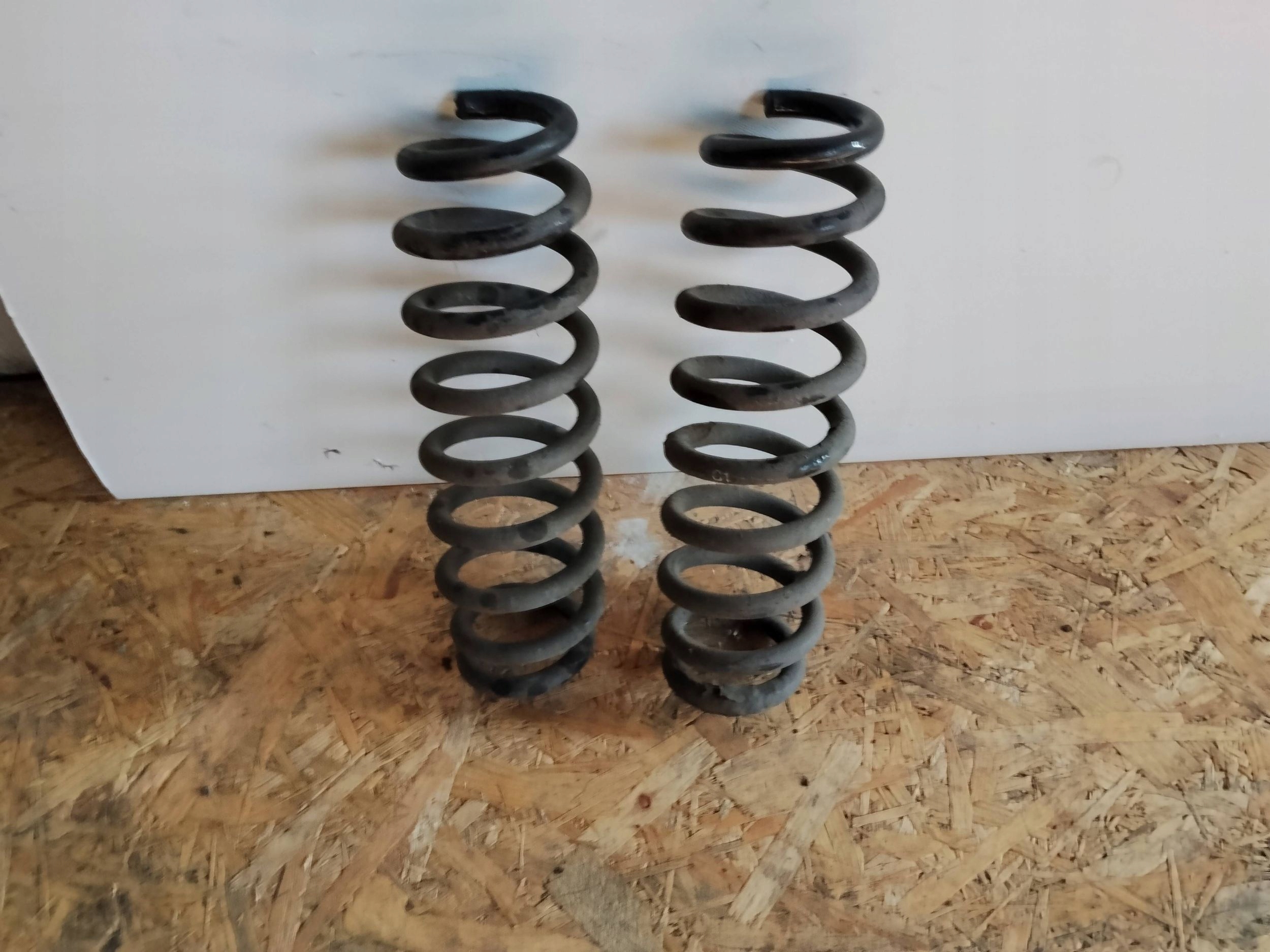 spring rear BMW 1 E81 E87 2004-2011 komplet
