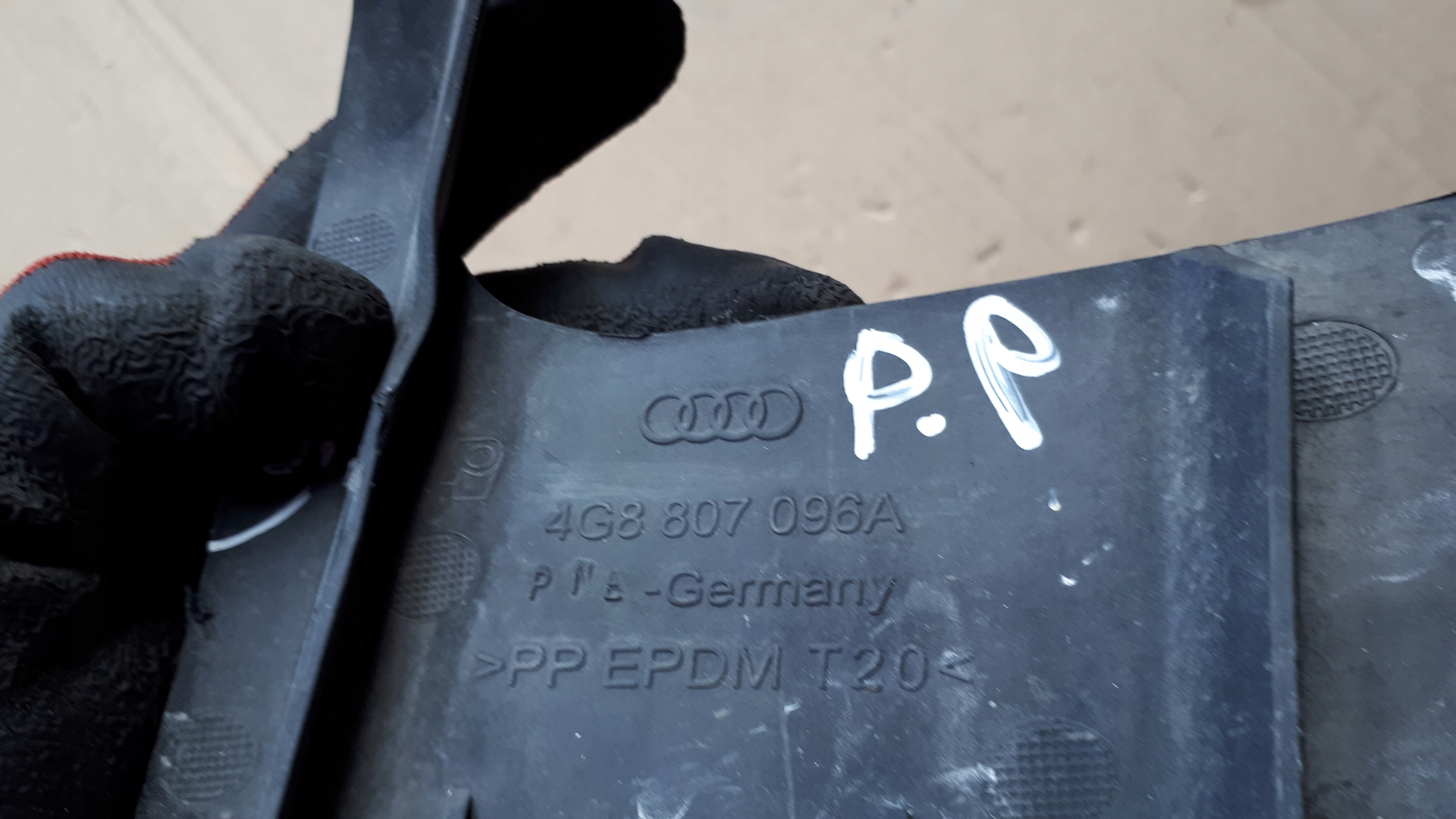 S7 4G A7 bumper bracket right front 4G8807096A