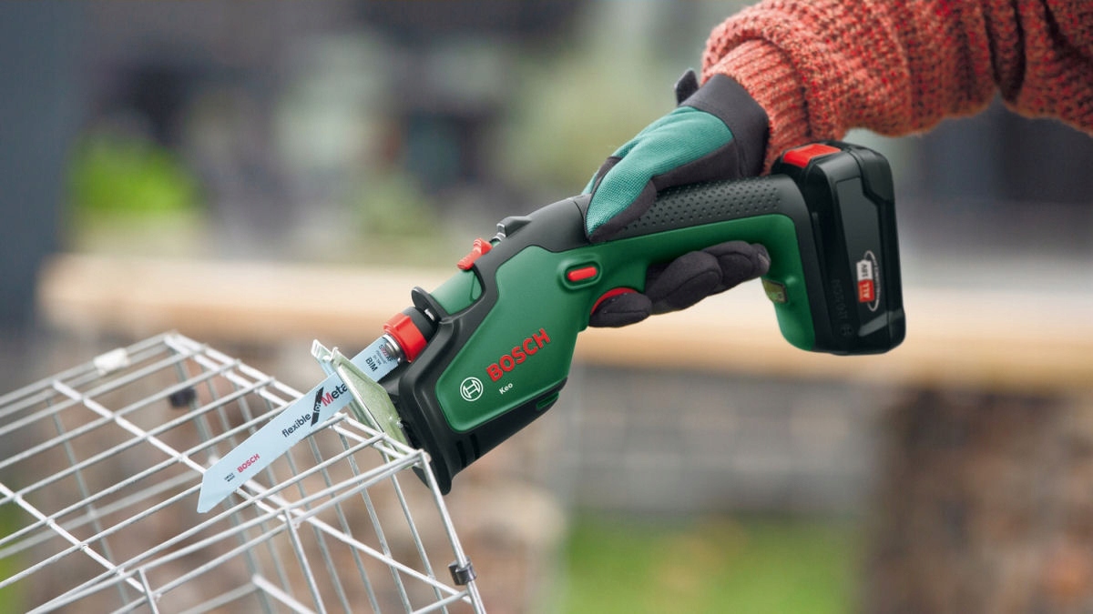 PIŁA AKUMULATOROWA OGRODOWA KEO 18V BOSCH 1x2,5Ah Waga urządzenia 1.4 kg