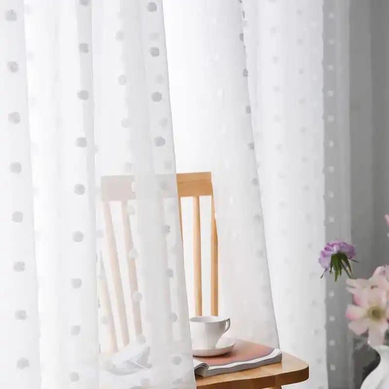 

firana z pomponami Biała pompony 140x250 Liwia