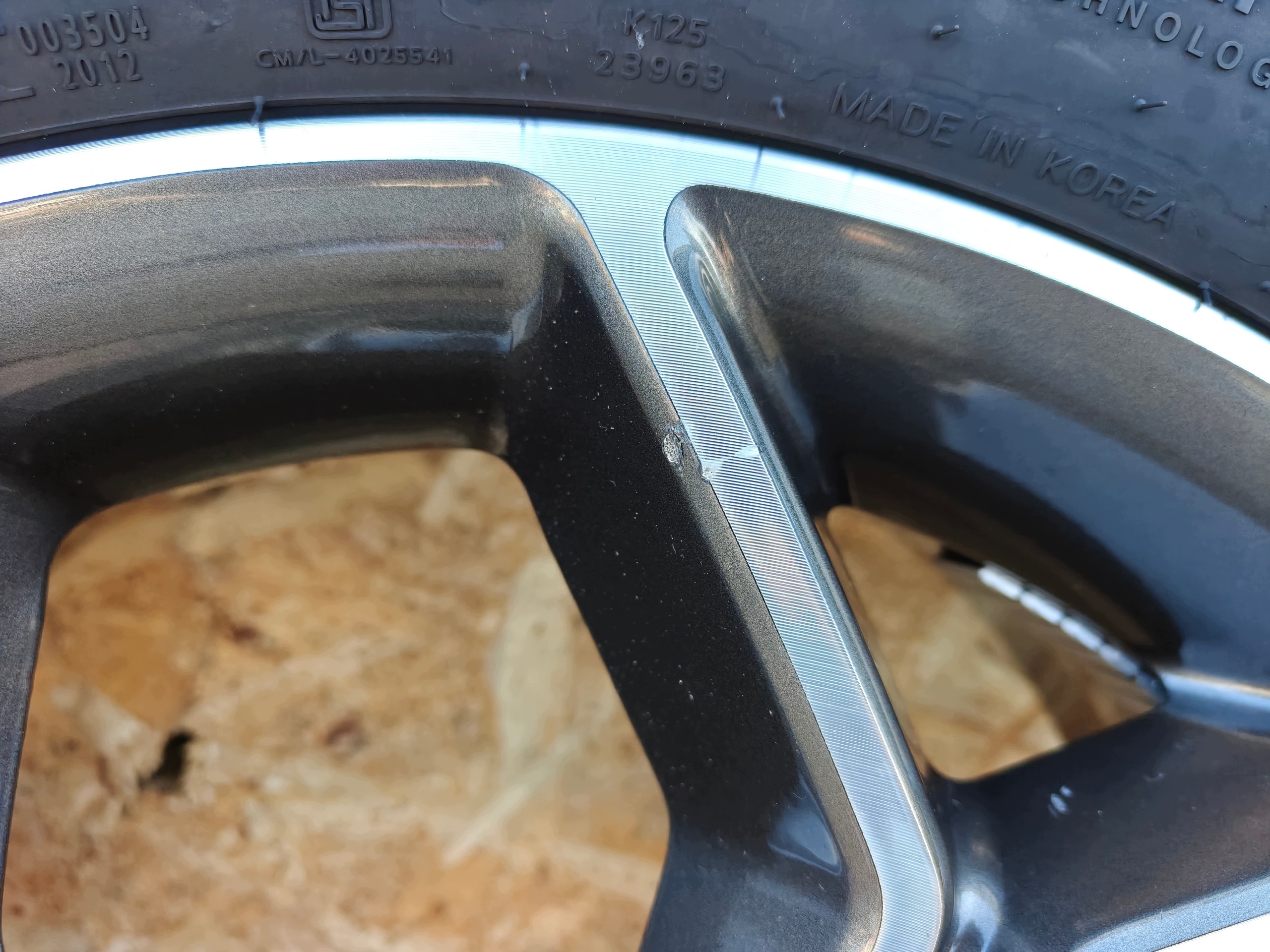 kolesá disky SSANGYOUNG KGM KORANDO IV C300 41730-37100 235 55 18 HANKOOK