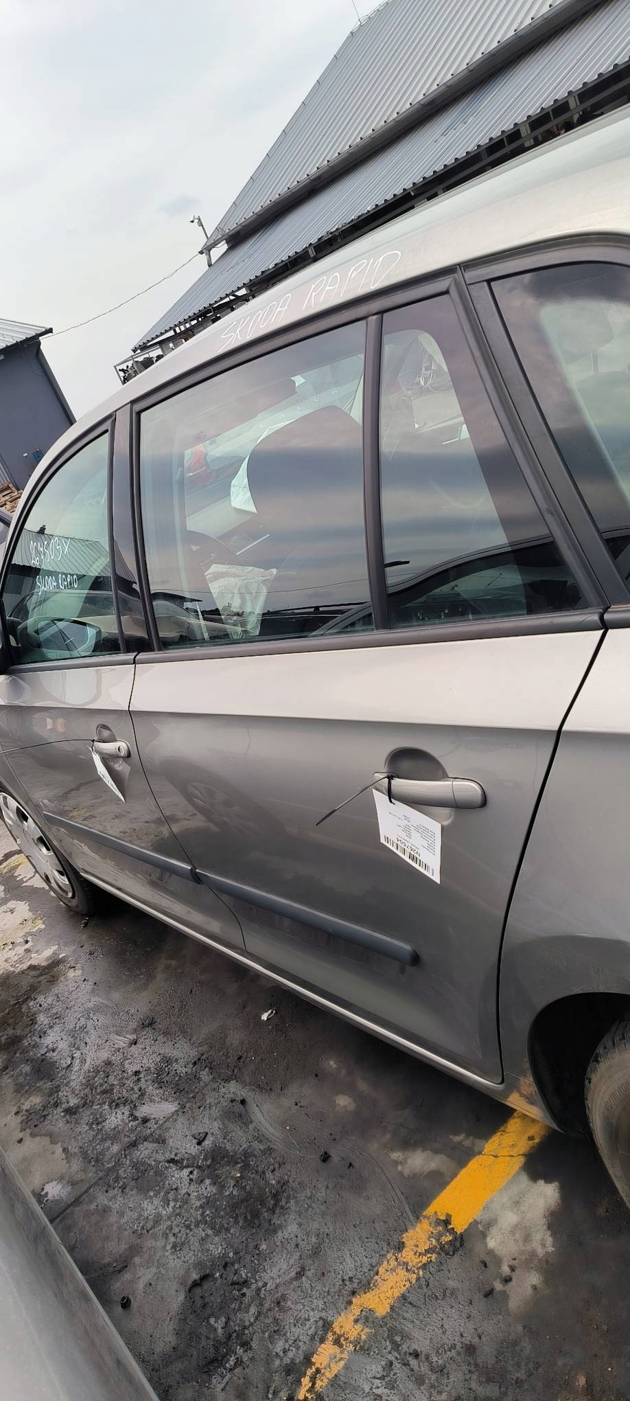 Tür links heck LF8H HB SKODA RAPID LIFT