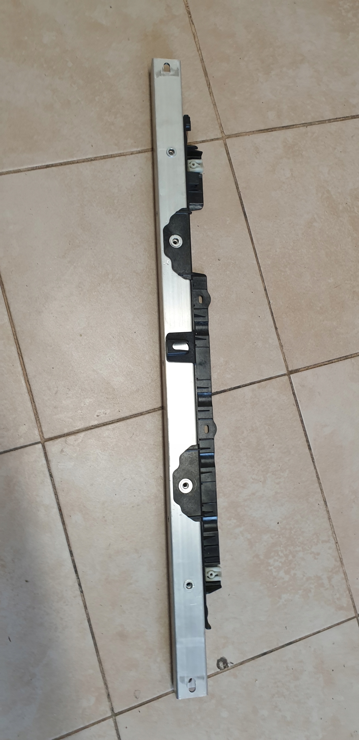 WSPORNIK ELEMENT MOCOWANIA DACHU BMW MINI F57