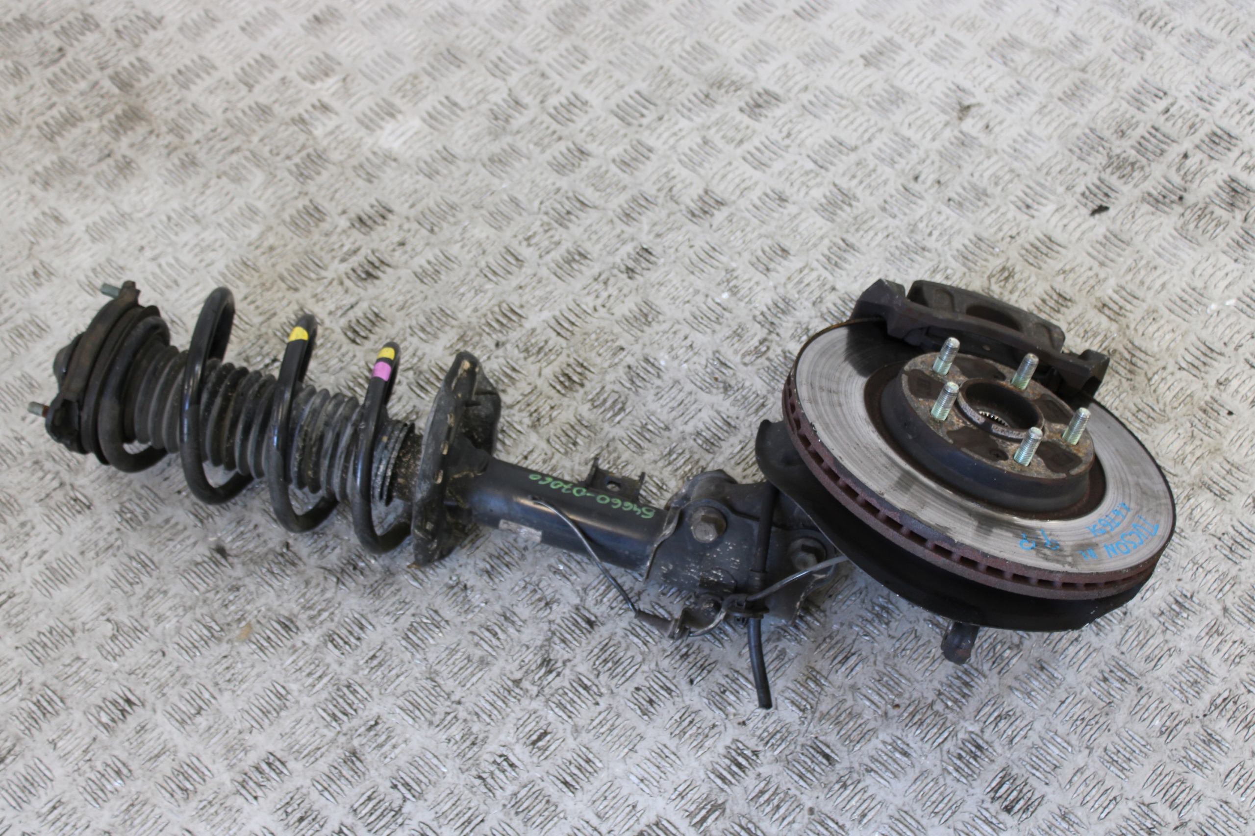 swing shock absorber McPherson right front HYUNDAI TUCSON III 3