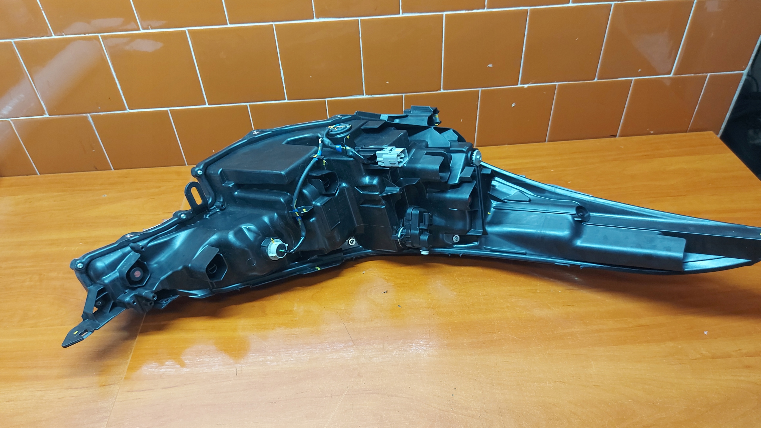 REFLEKTOR light left left front TOYOTA CHR C-HR 19- LIFT