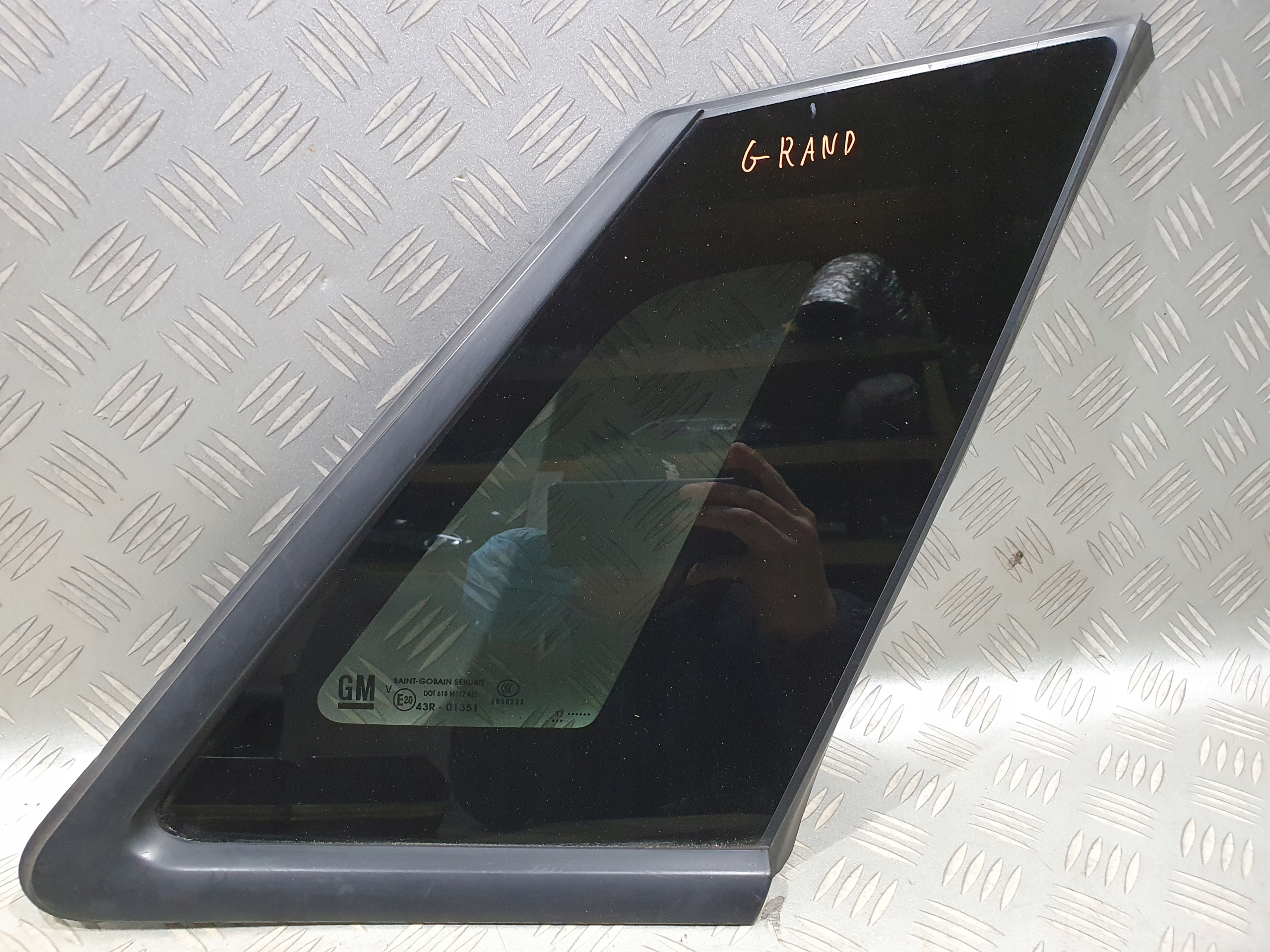 SZYBA PRAWA TYLNA KAROSERYJNA OPEL GRANDLAND X