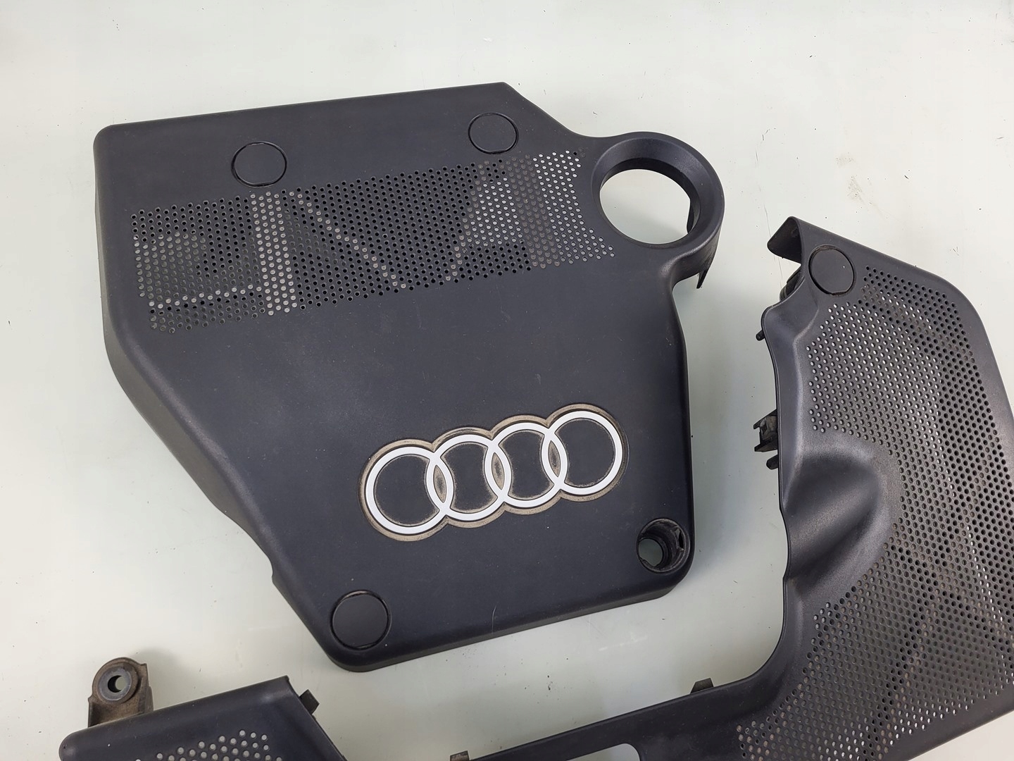 AUDI A3 8L 1.6 B motor cover upper cover for engine